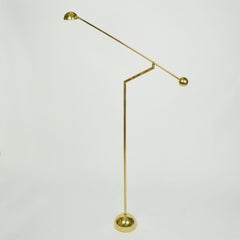 Paire de lampadaires à contrepoids minimalistes en laiton, années 1970