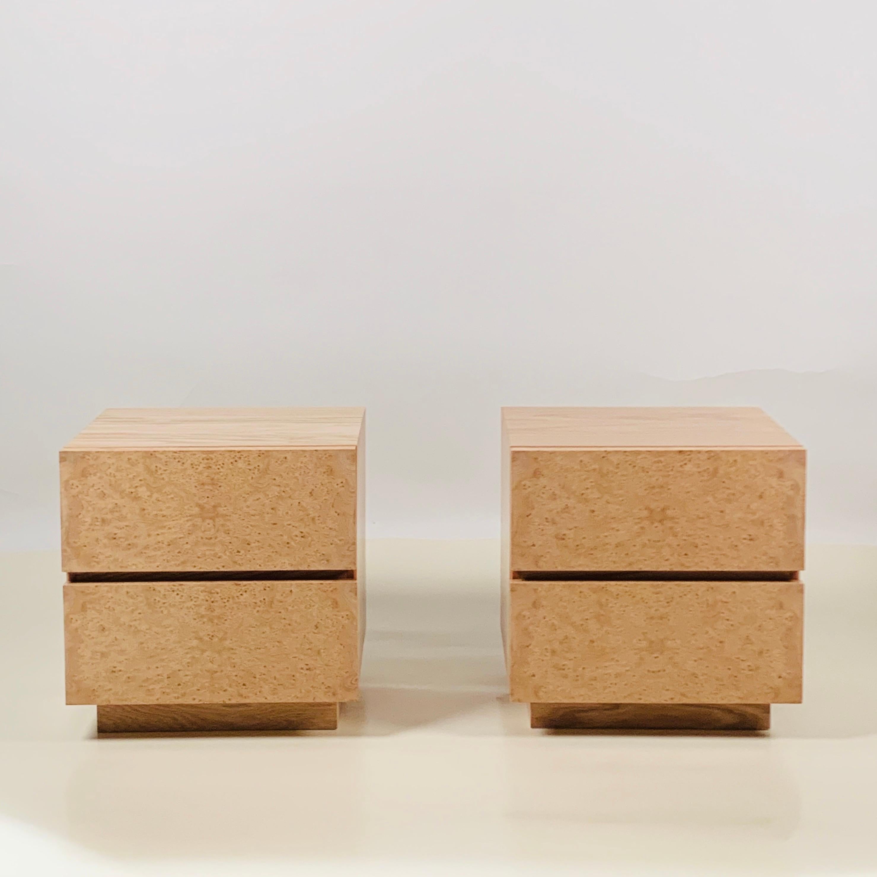 Minimalistischer 'Amboine'-Nachttisch aus Wurzelholz von Design Frres, Paar (Organische Moderne) im Angebot