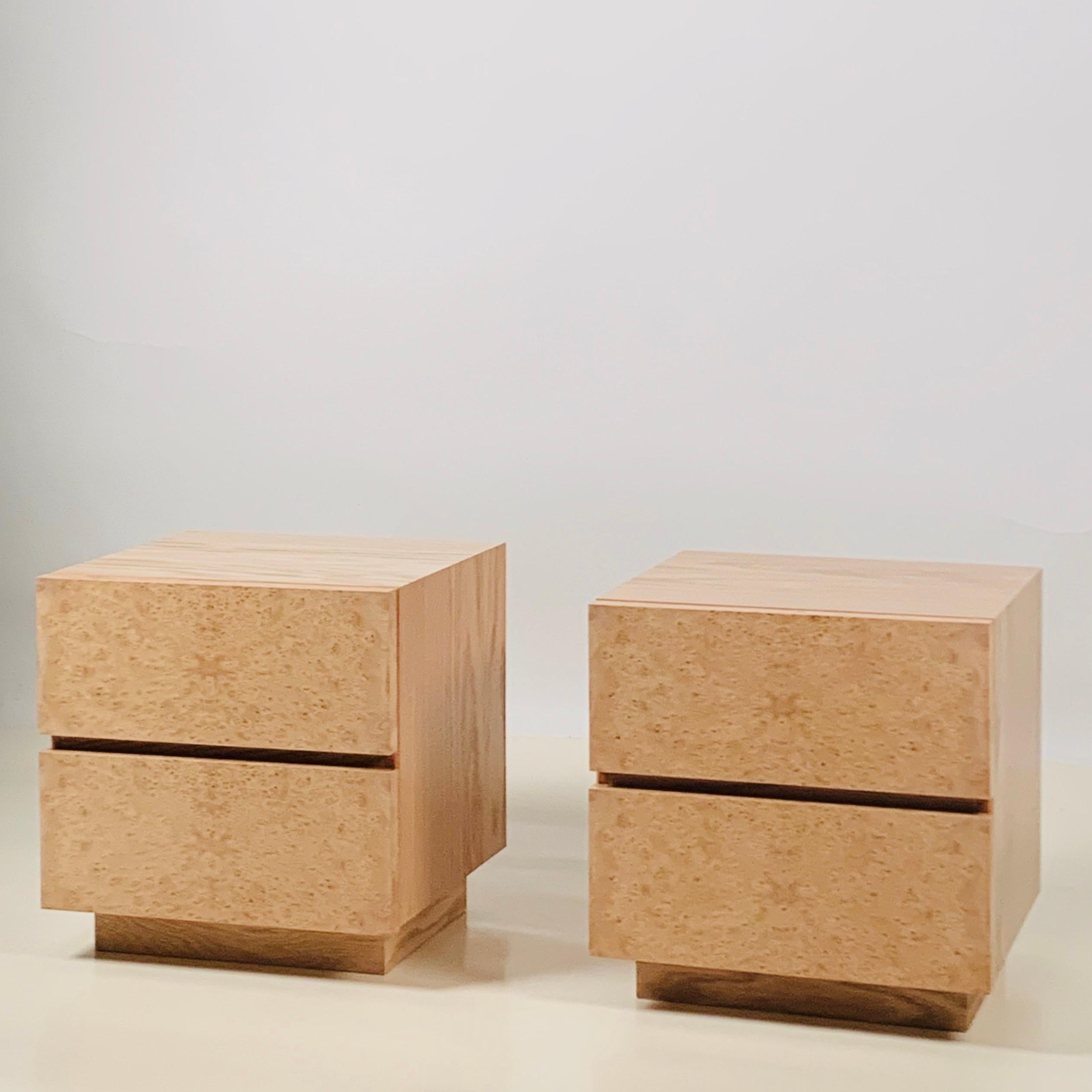 Minimalistischer 'Amboine'-Nachttisch aus Wurzelholz von Design Frres, Paar (amerikanisch) im Angebot