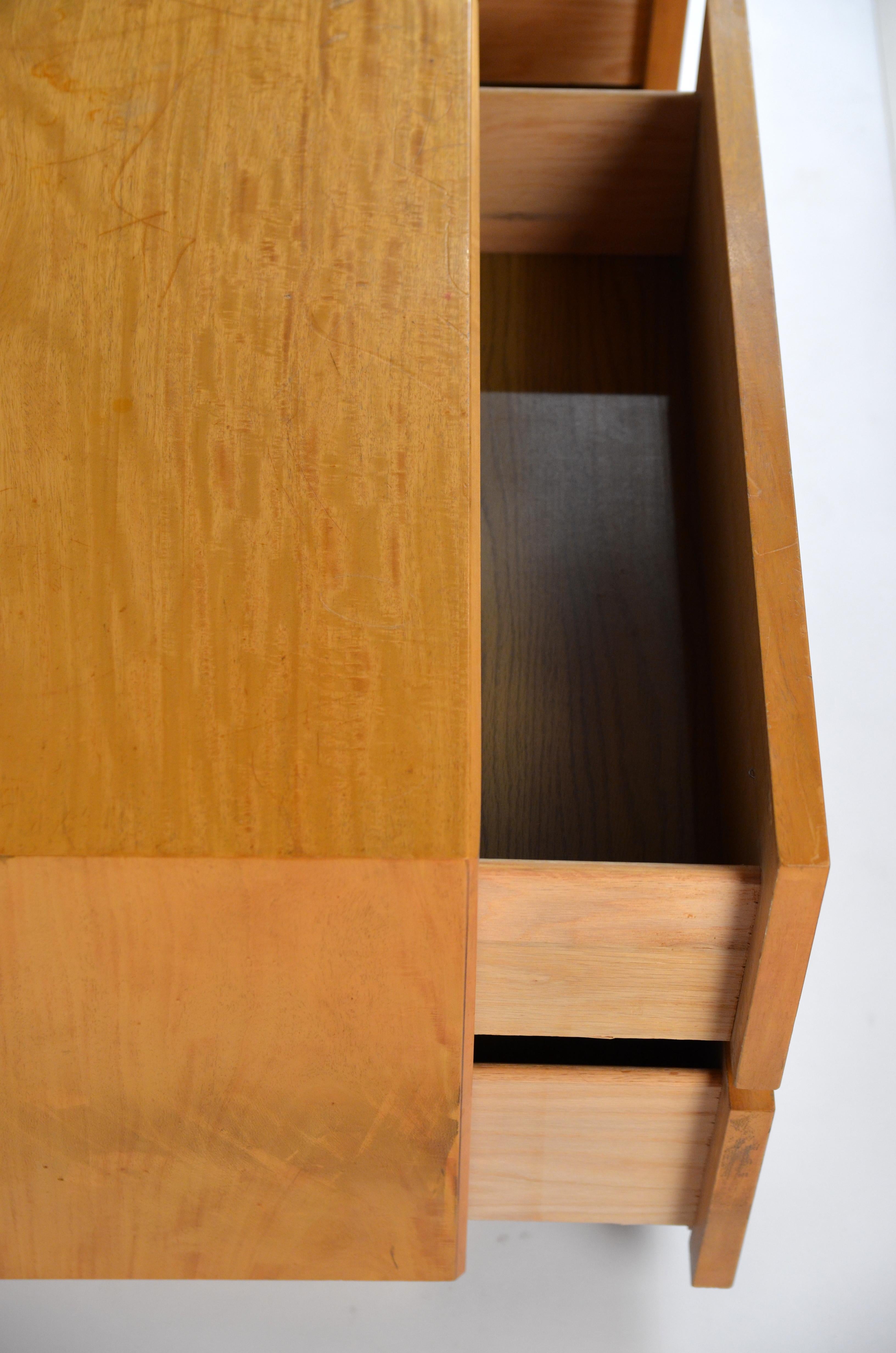 Pair of Minimalist 'Amboine' Burl Wood Nightstands by Design Frères In New Condition For Sale In Los Angeles, CA