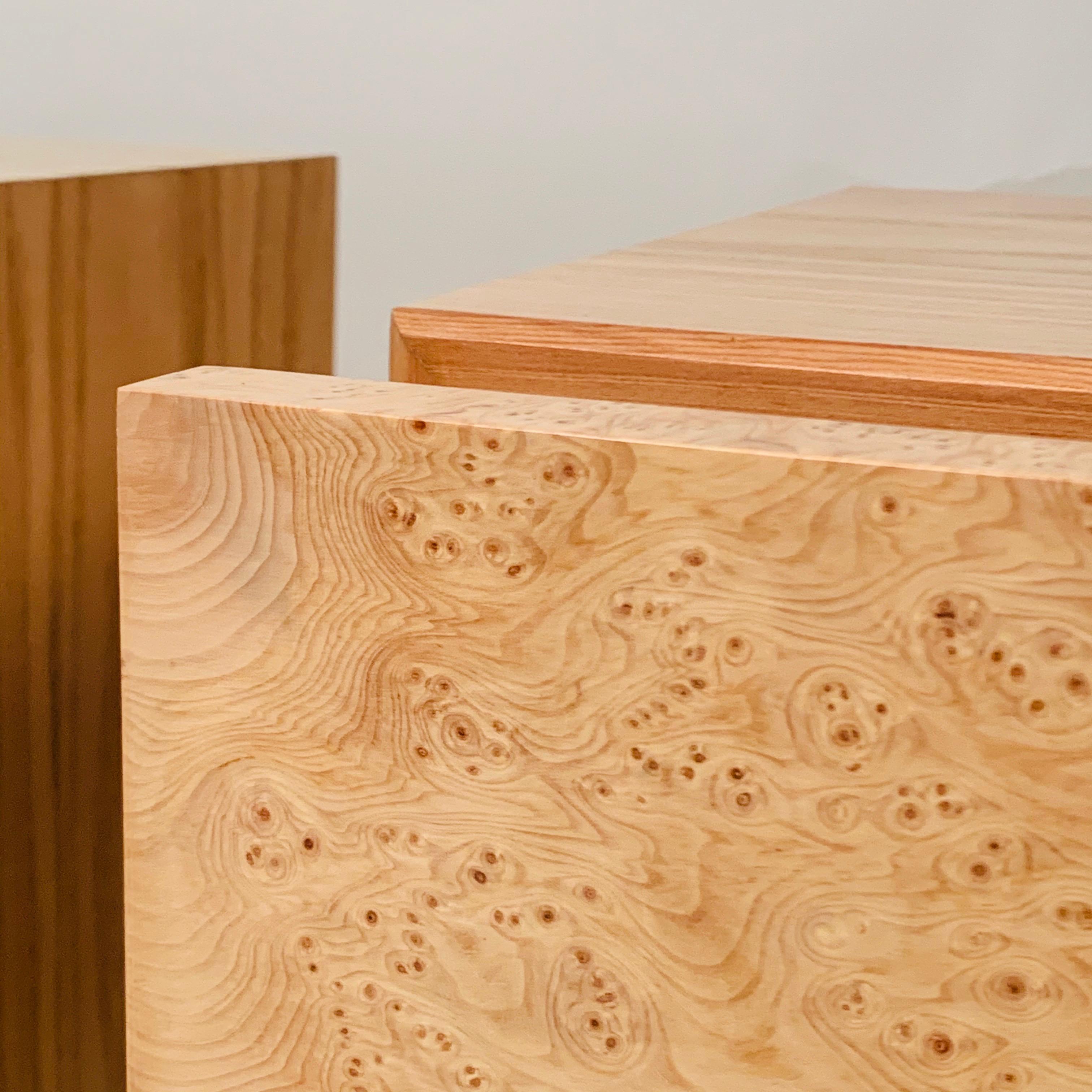 Minimalistischer 'Amboine'-Nachttisch aus Wurzelholz von Design Frres, Paar im Angebot 1