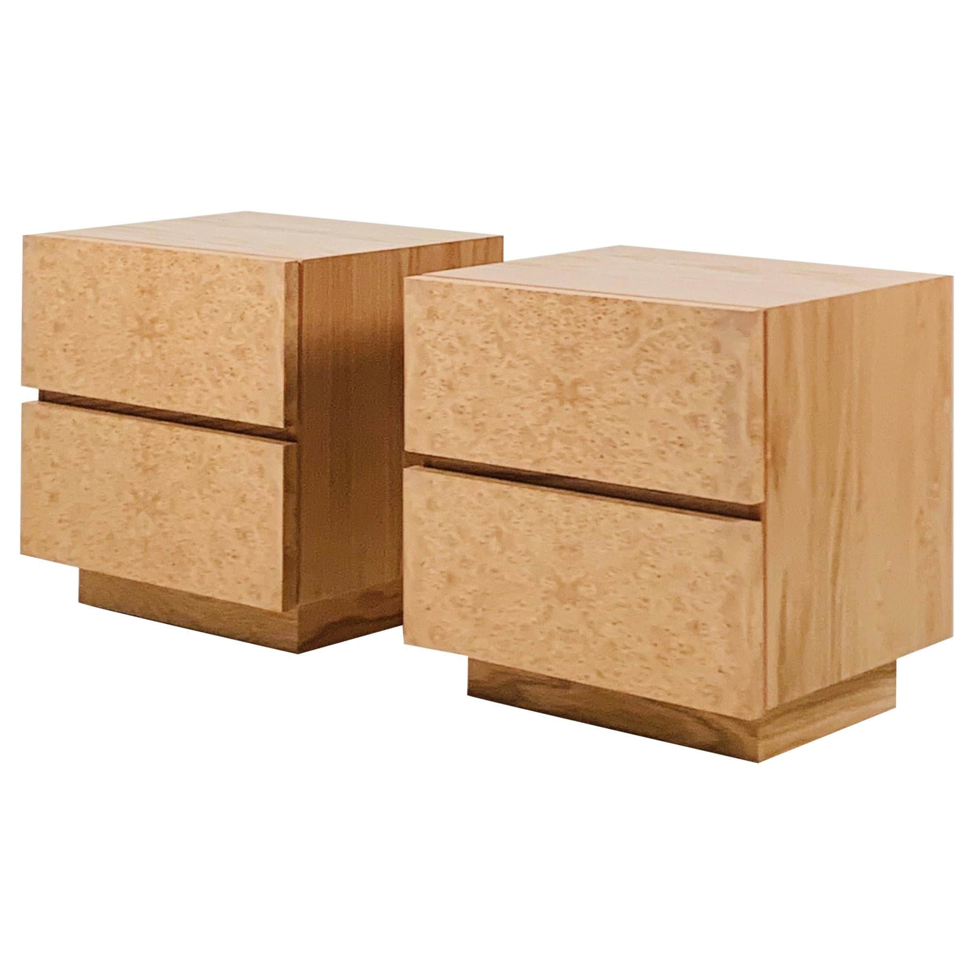 Paire de tables de nuit minimales en bois de ronce "Amboine" de Design Frères en vente