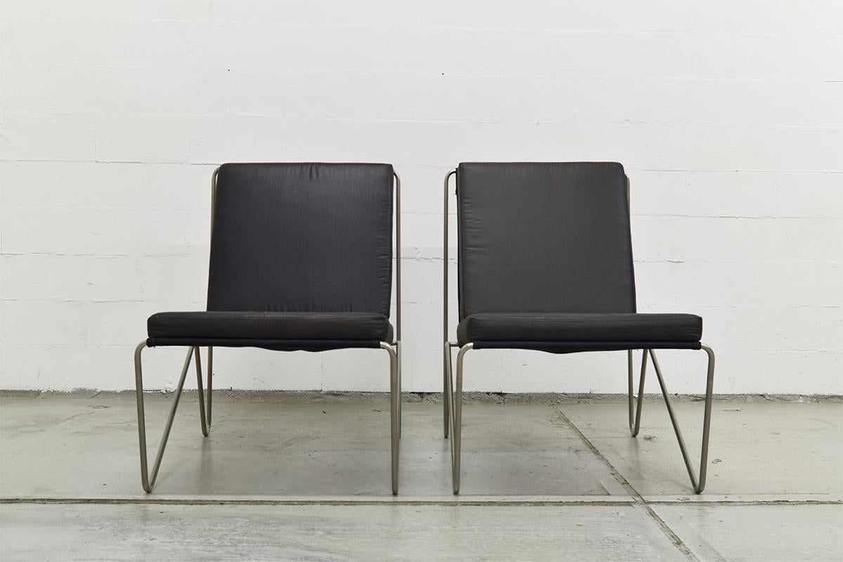 Pair of Minimalist Black Bachelor Chairs by Verner Panton for Fritz Hansen 1960s 6