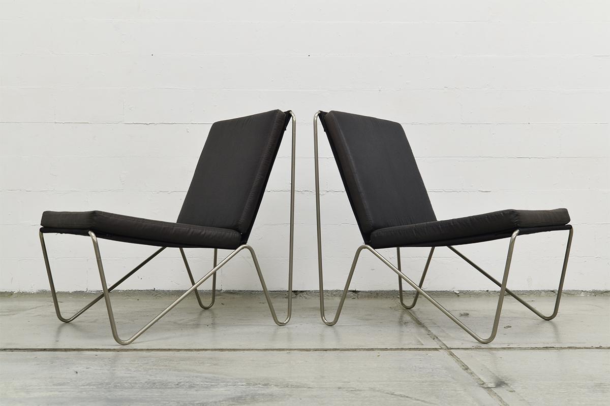 Danish Pair of Minimalist Black Bachelor Chairs by Verner Panton for Fritz Hansen 1960s