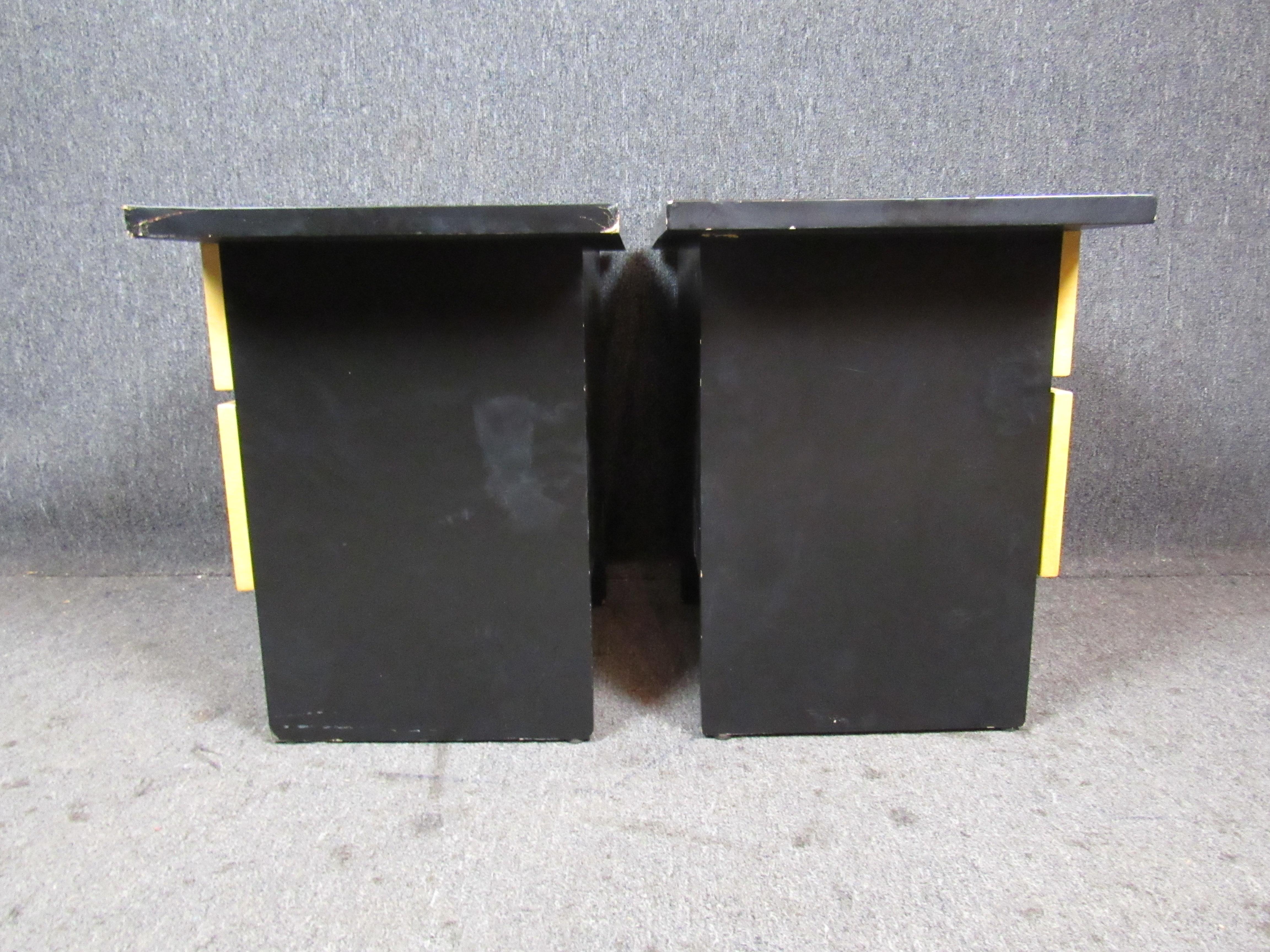 Wood Pair of Minimalist Black Lacquer Nightstands For Sale