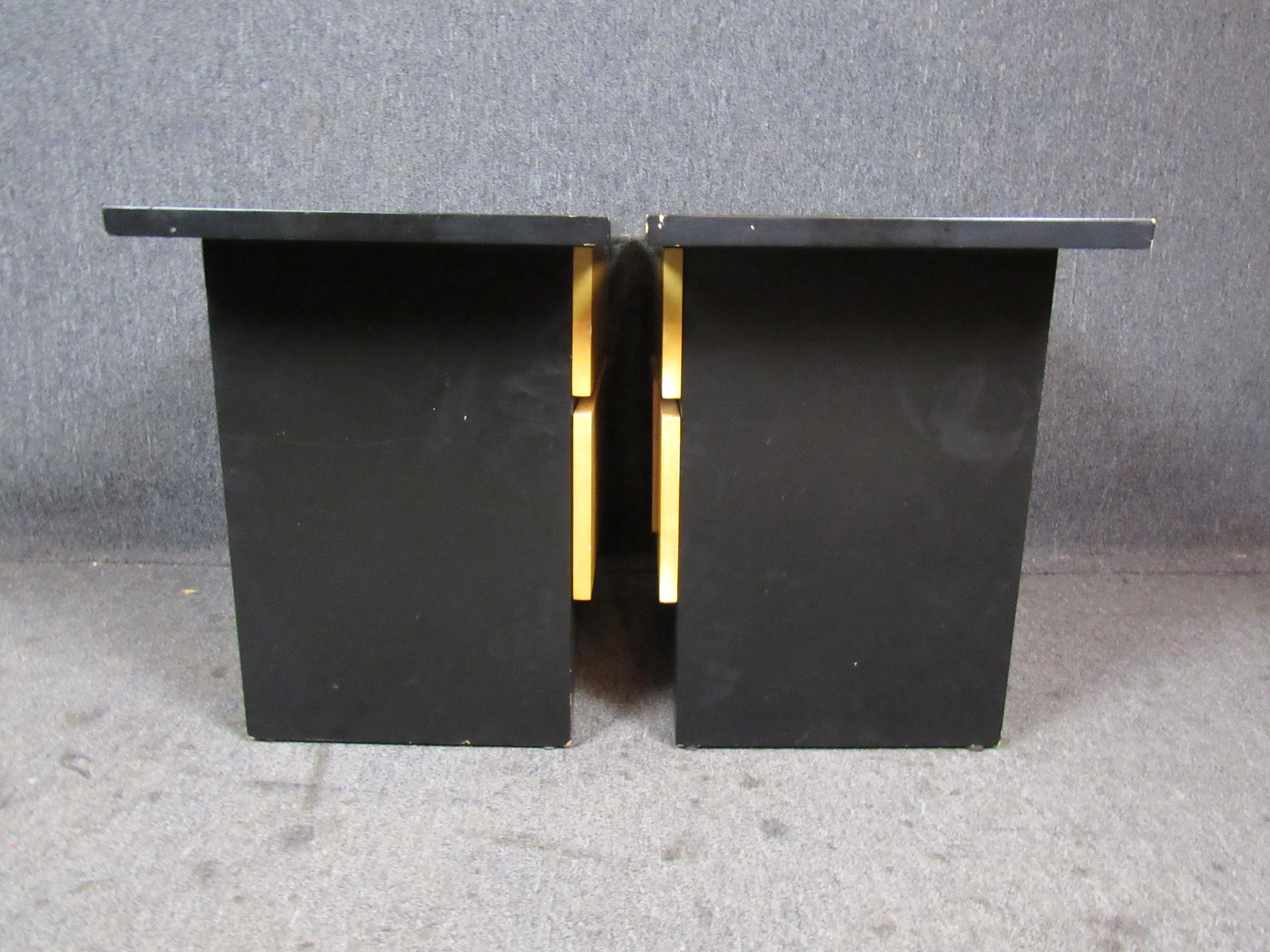 Pair of Minimalist Black Lacquer Nightstands For Sale 2