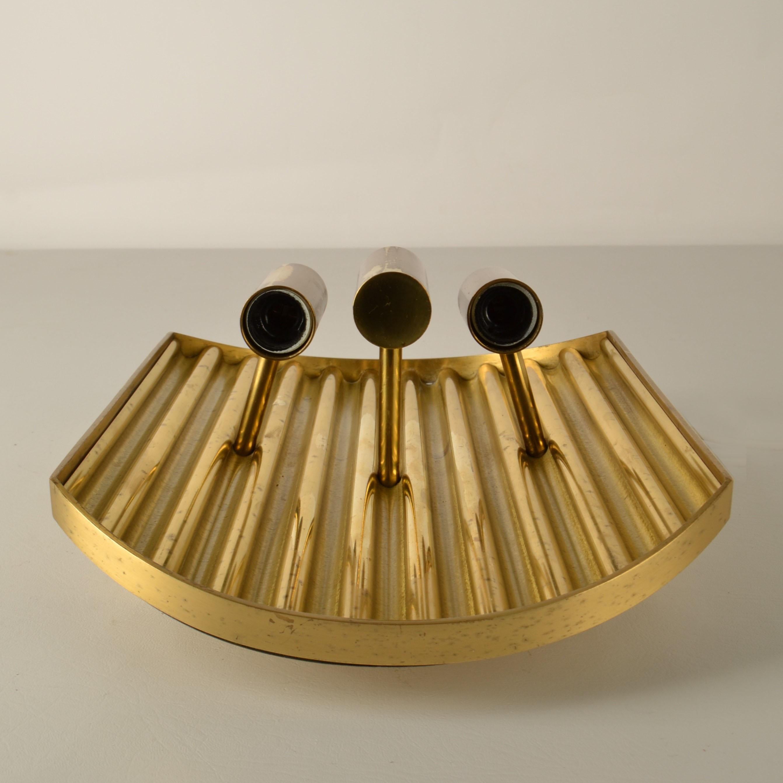 Coppia di applique minimaliste in ottone The Modern Scandinavian 1970 in vendita 6