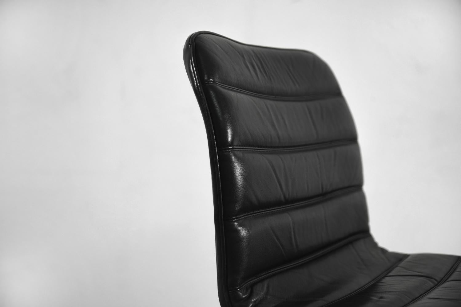Pair of Minimalist Chrome & Black Leather Club Chairs from Pol International For Sale 4
