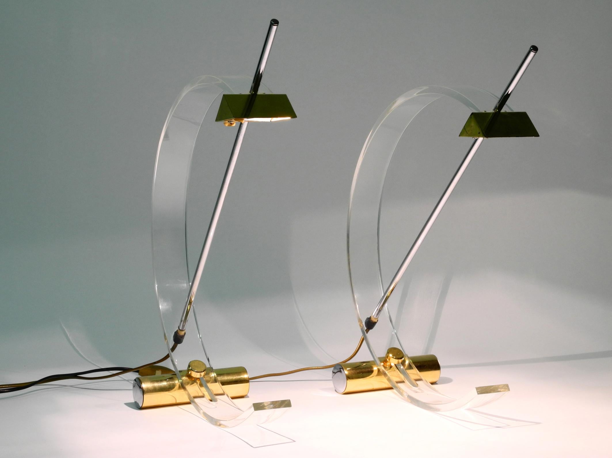 Late 20th Century Pair of Minimalist Design Postmodern Plexiglass Halogen Table Lamps from France