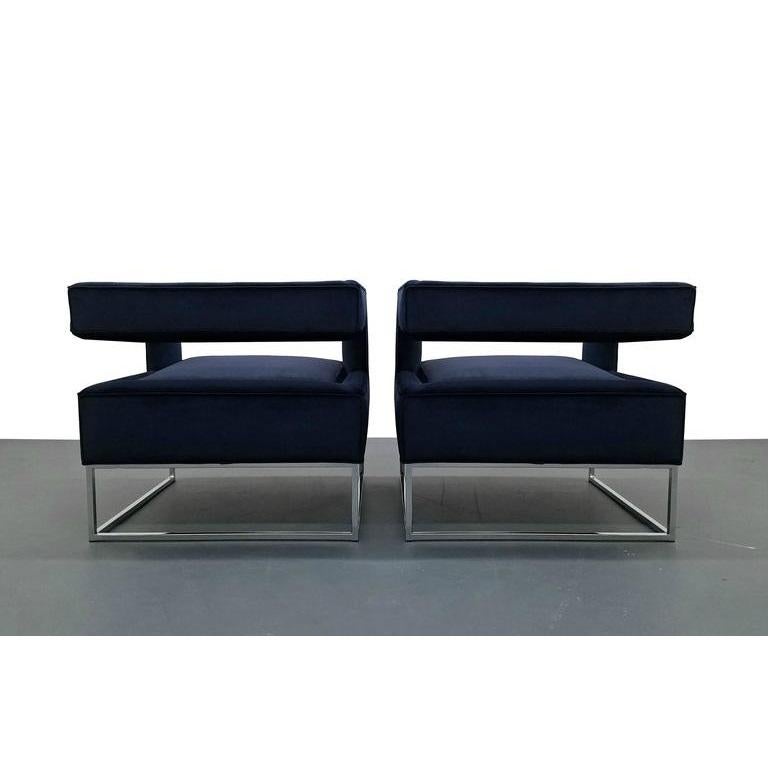 Mid-Century Modern Paire de chaises cubiques minimalistes à dossier flottant en velours bleu en vente