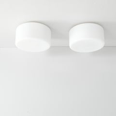 Pareja de empotrables minimalistas Modelo 80114 de cristal opalino blanco, Idman Años 50