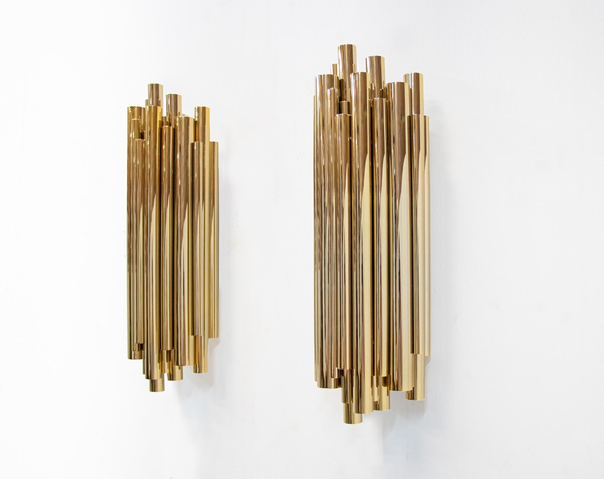 Hand-Crafted Pair of Minimalist Gold-Plated Brass Wall Lights, Italy, 1980s