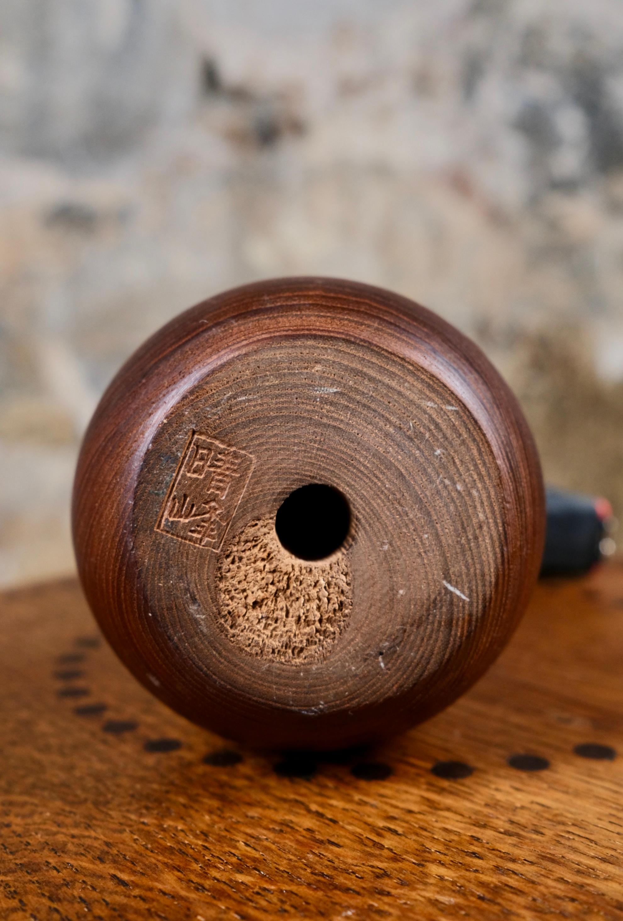Coppia di Kokeshi minimaliste, realizzate in Giappone, anni 1960-70 in vendita 3
