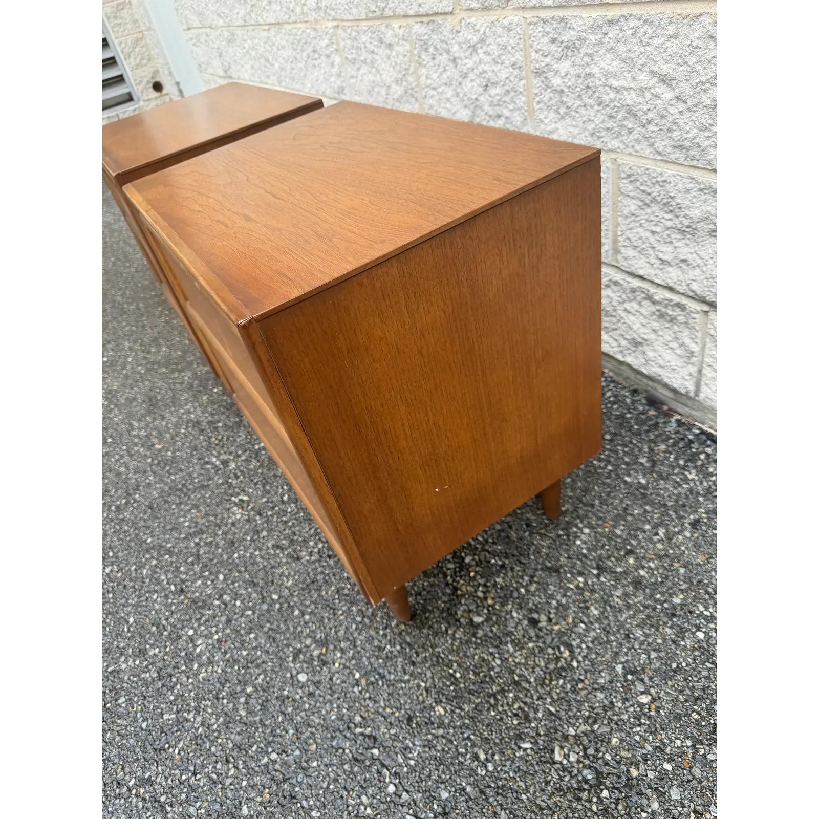 Pair of Minimalist Mid Century Modern Walnut Nightstands For Sale 2