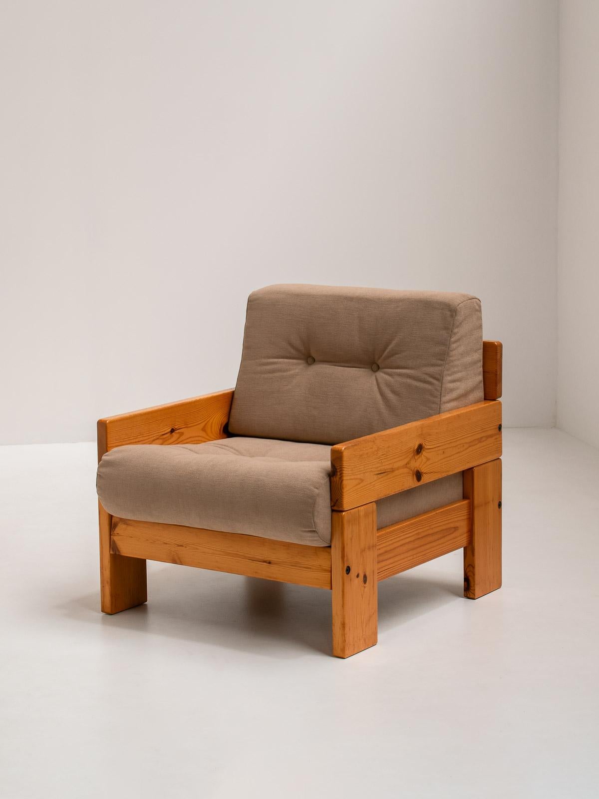 Pair of Minimalist Pine Lounge Chairs, Italy, 1970s In Good Condition For Sale In Antwerp, BE