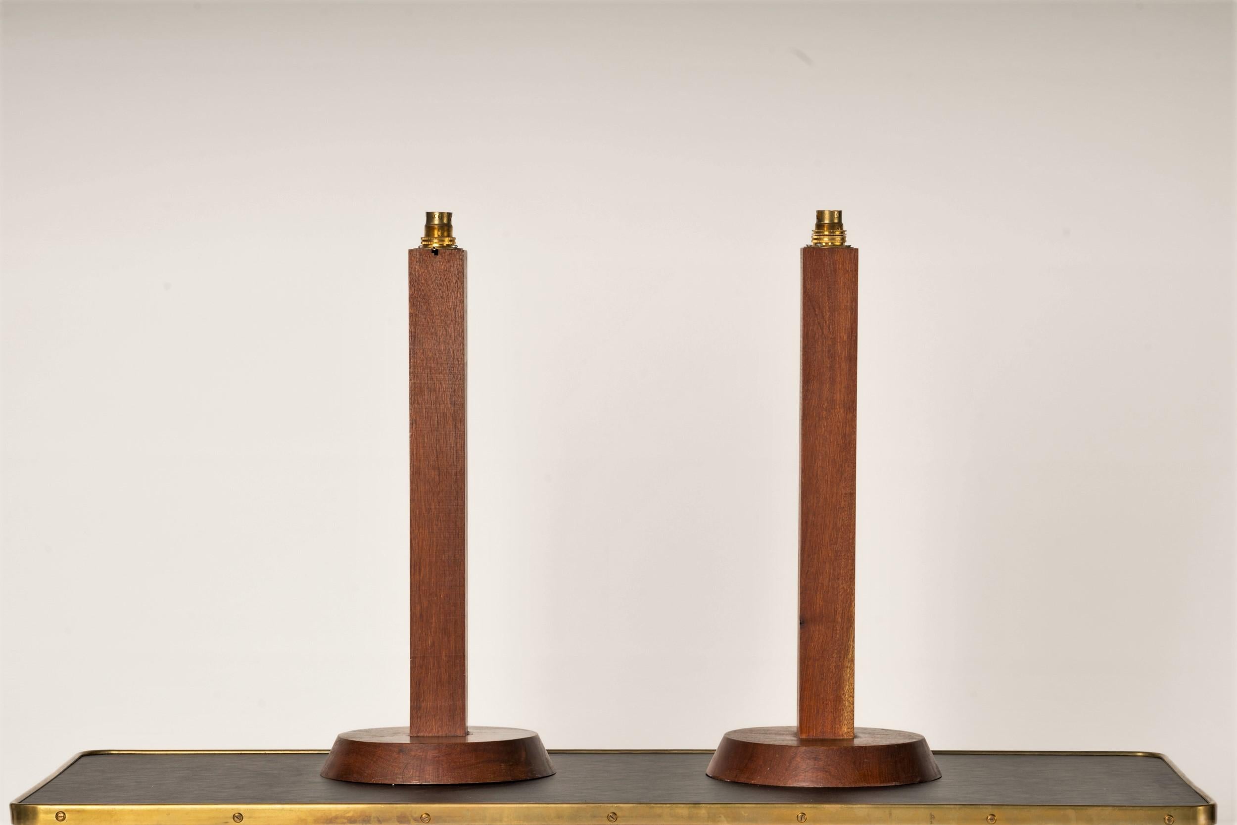 Pair of Minimalist Solid Teak Table Lamps - France 1970's In Fair Condition For Sale In New York, NY