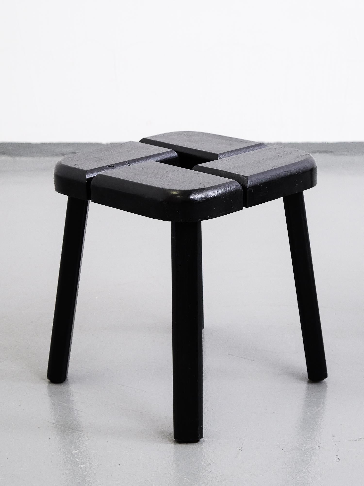 Mid-20th Century Pair of Minimalist Stools in Painted Solid Pine by Olof Ottelin, Finland, 1960s