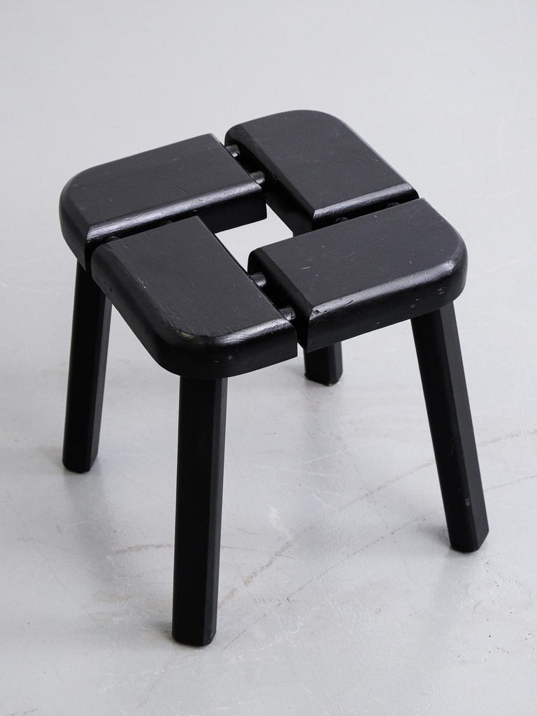Pair of Minimalist Stools in Painted Solid Pine by Olof Ottelin, Finland, 1960s For Sale 1