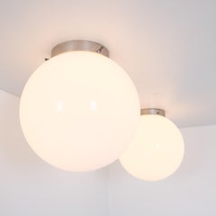 Paar minimalistische Einbauleuchten mit weißen Glaskugeln, Finnland, 1950er Jahre