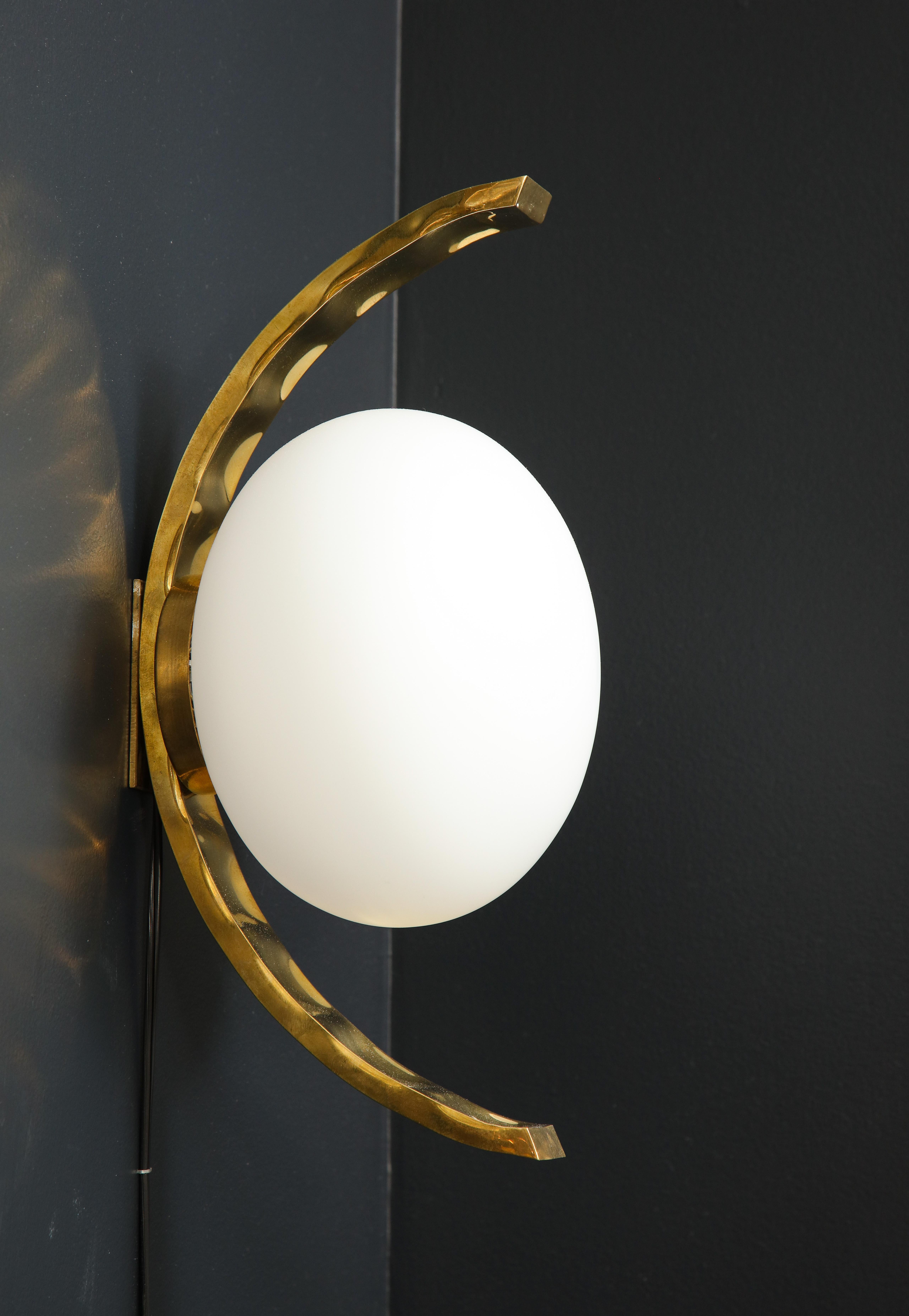 Mid-Century Modern Pair of Minimalist White Glass Globe and Brass Sconces, Italy For Sale