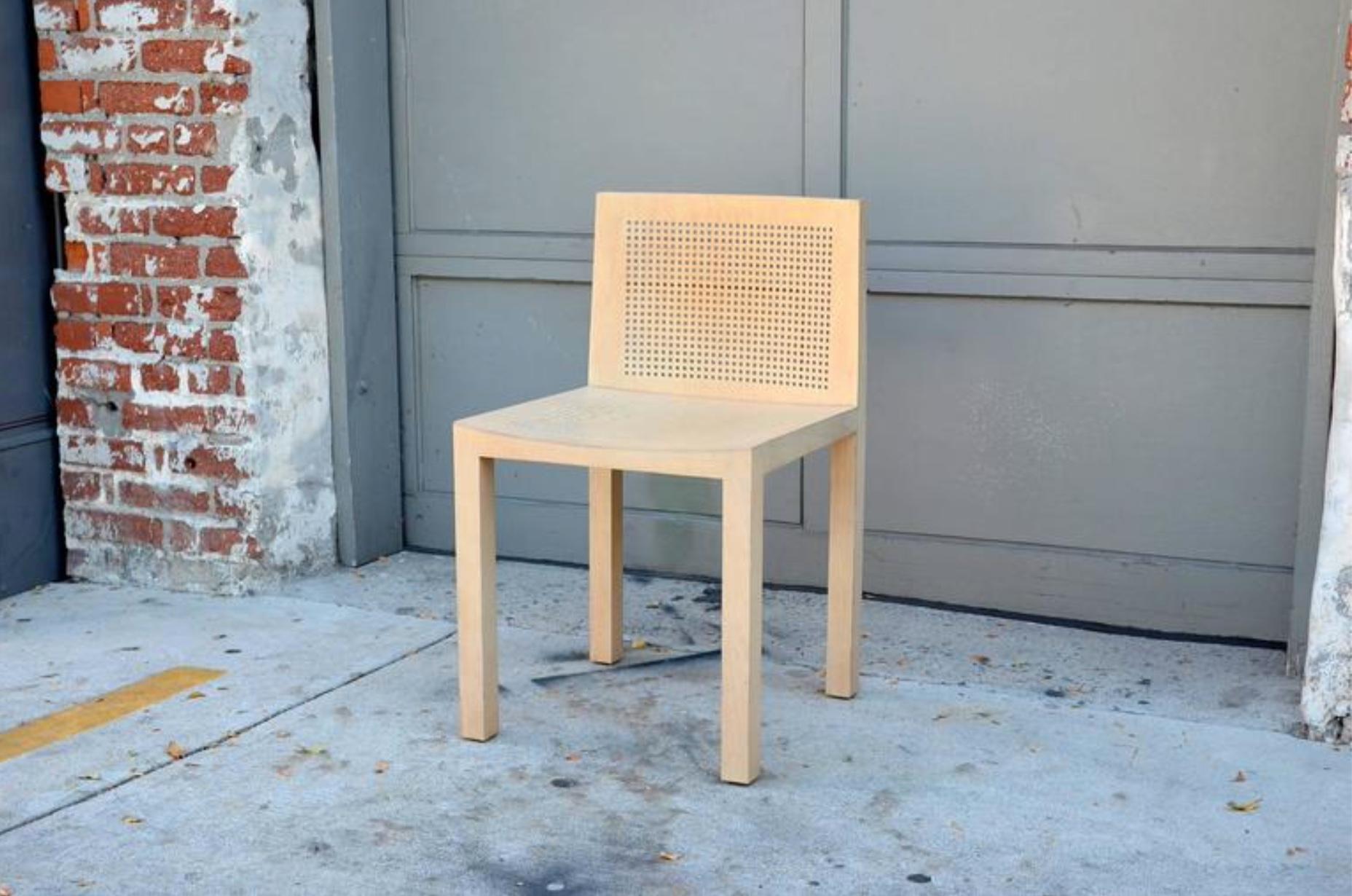 Minimalistische Beistellstühle aus Buchenholz, Paar im Zustand „Gut“ im Angebot in Los Angeles, CA