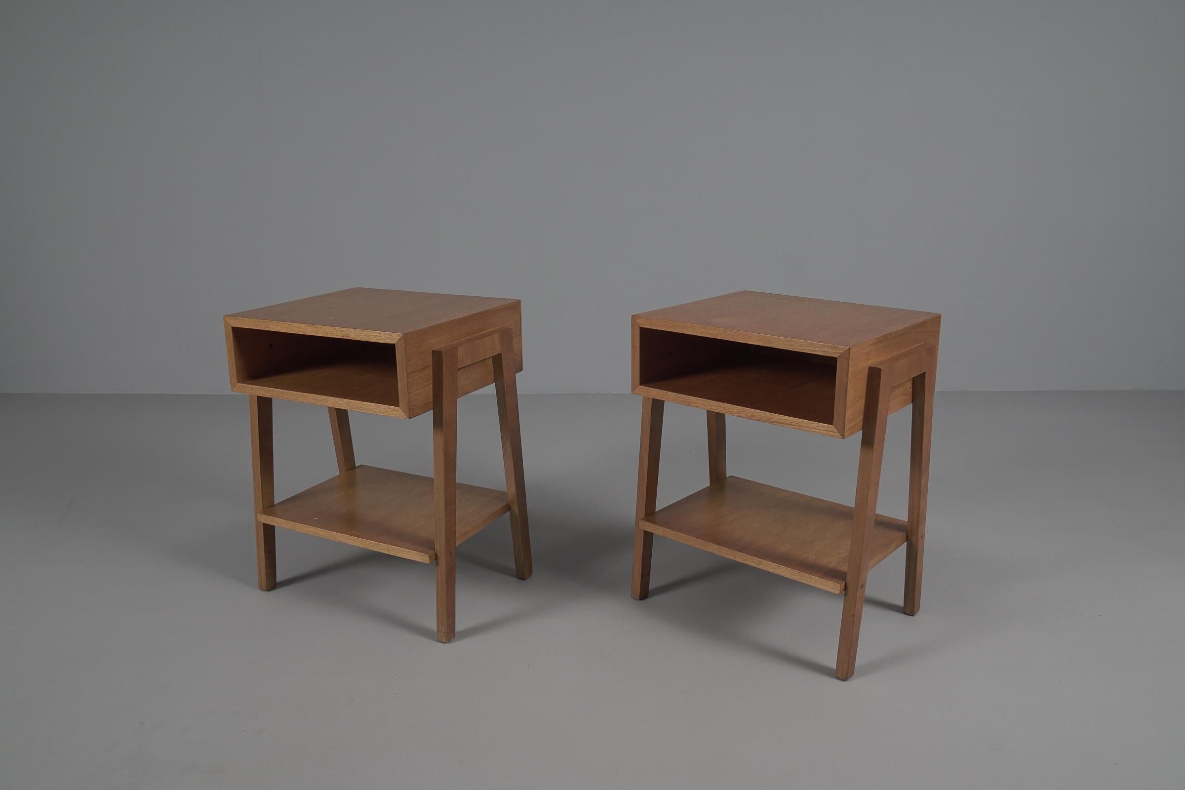  Pair of Minimalistic Mid-Century Modern Wooden Nightstands, Italy 1950s For Sale 2