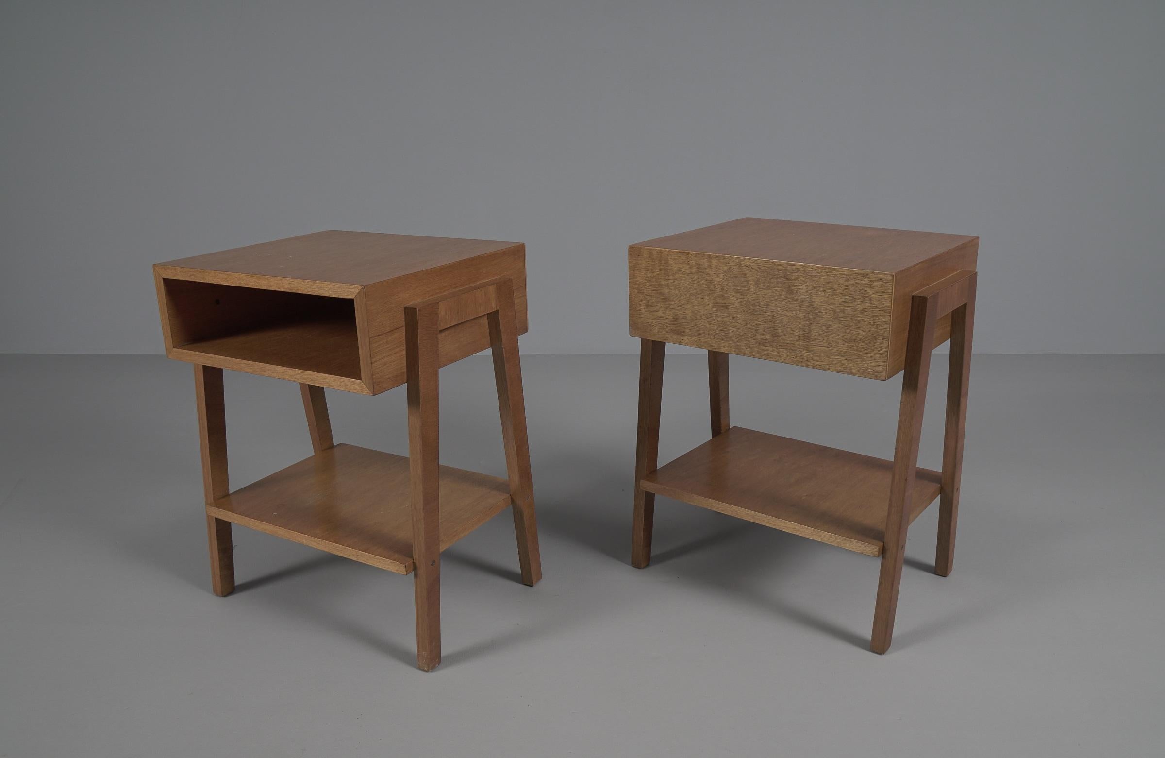  Pair of Minimalistic Mid-Century Modern Wooden Nightstands, Italy 1950s For Sale 3