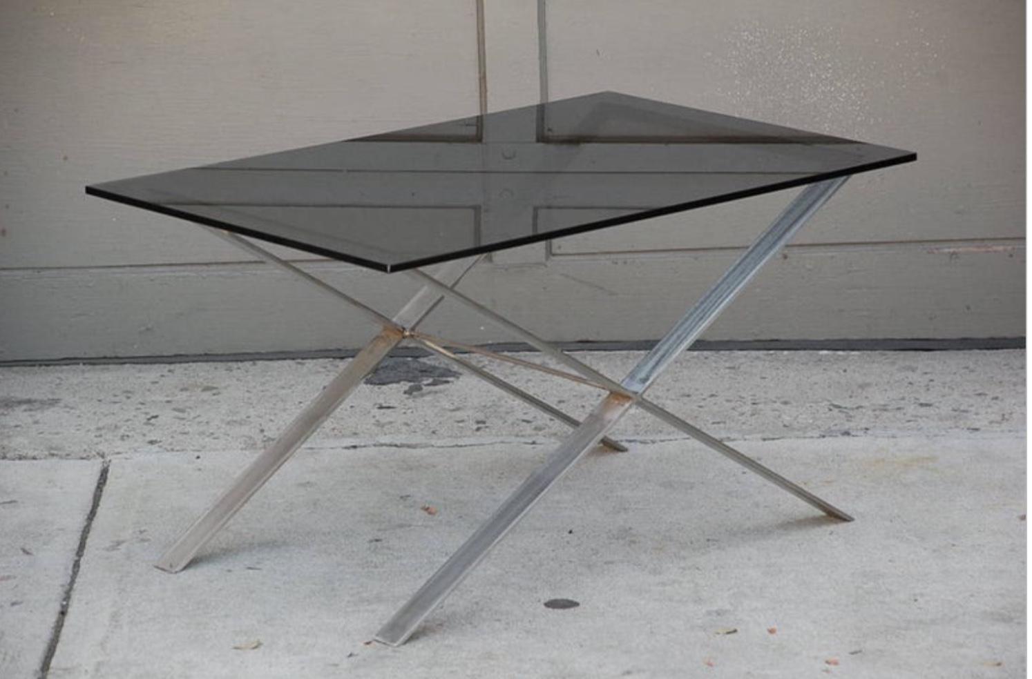 Pair of Minimalistic Stainless Steel and Glass Side Tables For Sale 1