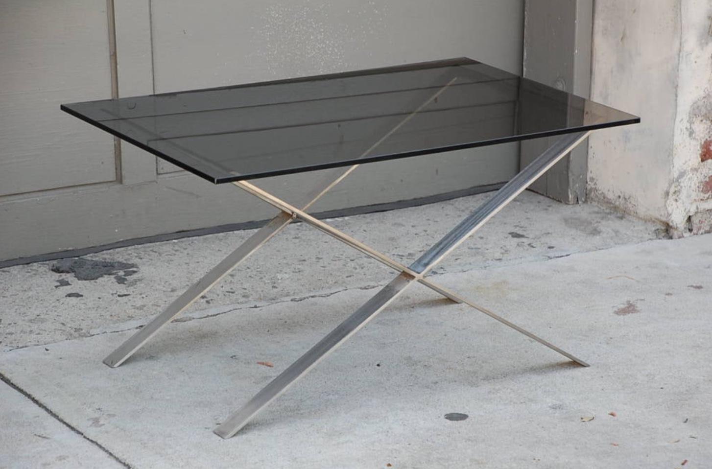 Pair of Minimalistic Stainless Steel and Glass Side Tables For Sale 4