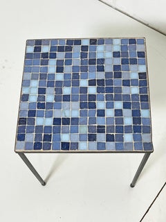 Coppia di tavolini in vetro di Murano di gusto minimalista, circa anni '50