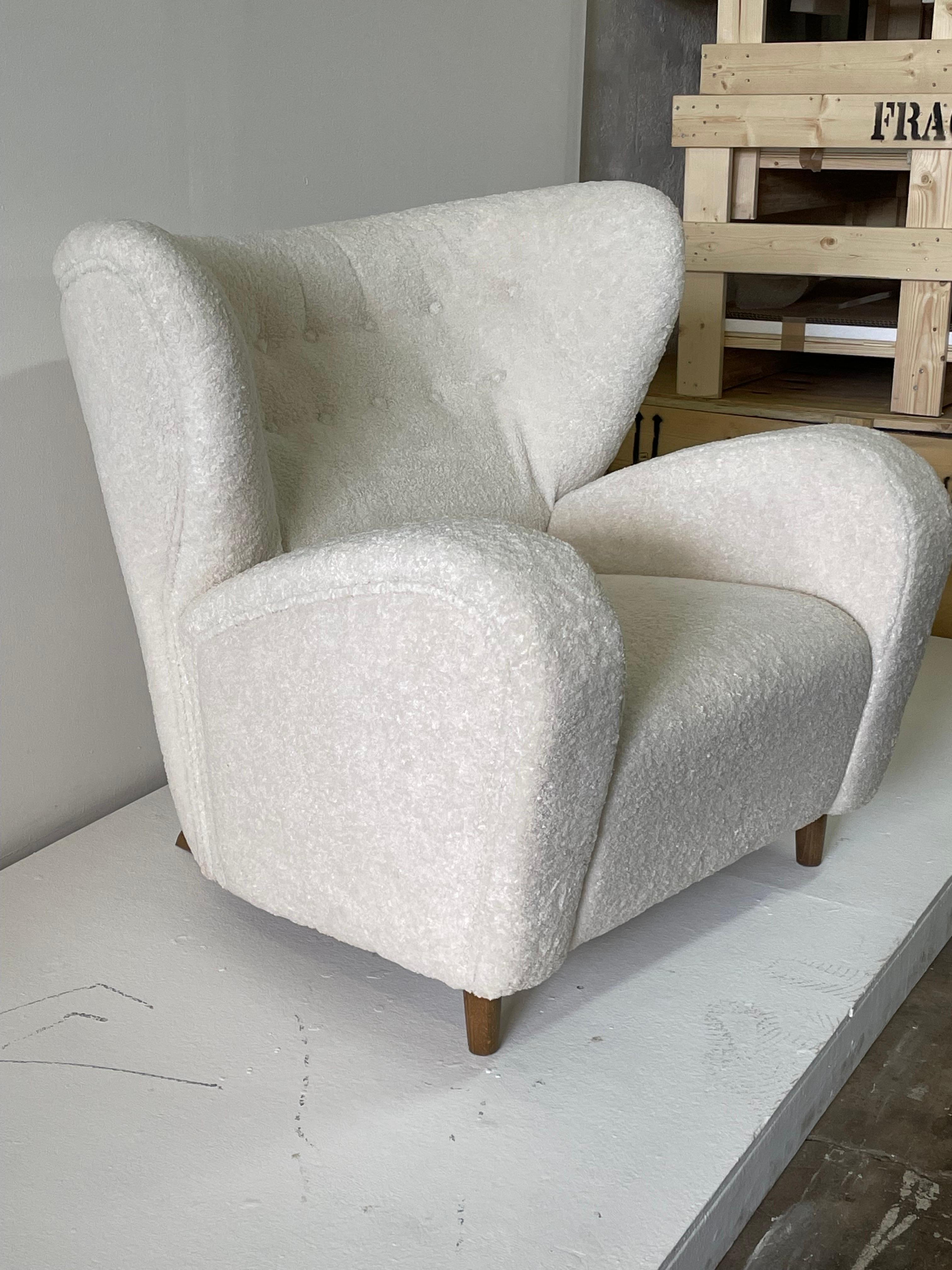 XX secolo Coppia di poltrone alate moderne francesi in vendita
