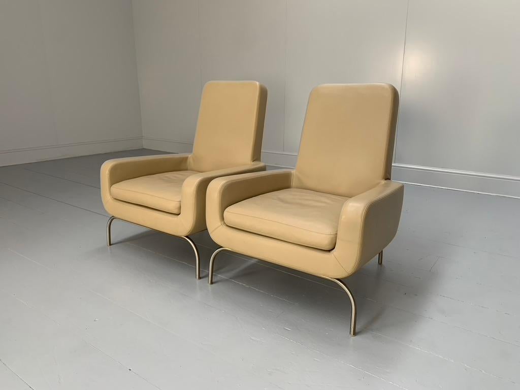 In questa occasione viene offerta una superba coppia identica di poltrone Minotti 