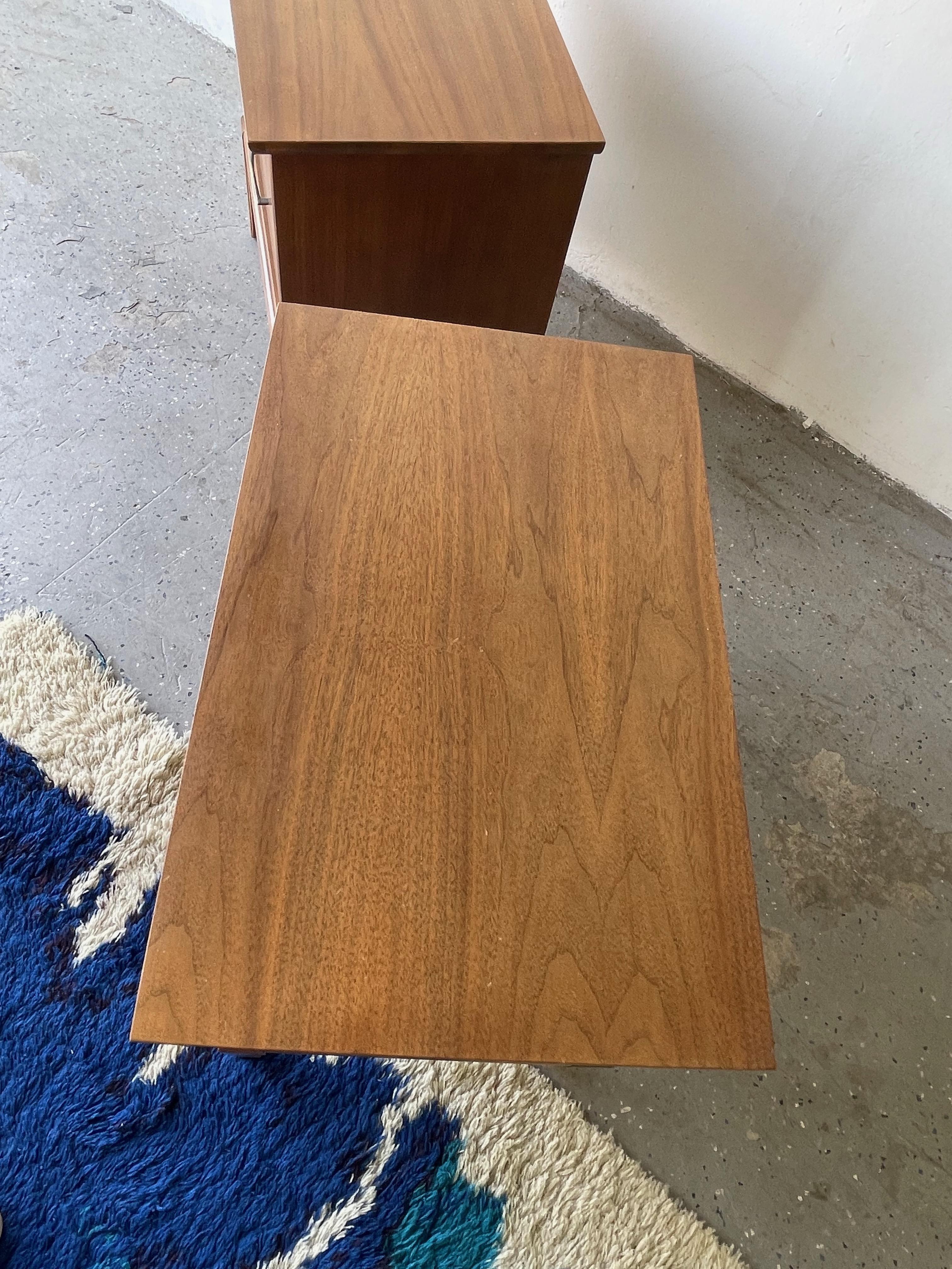Pair of Mint Mid-Century Modern Nightstands with Cats Eye Pull 1