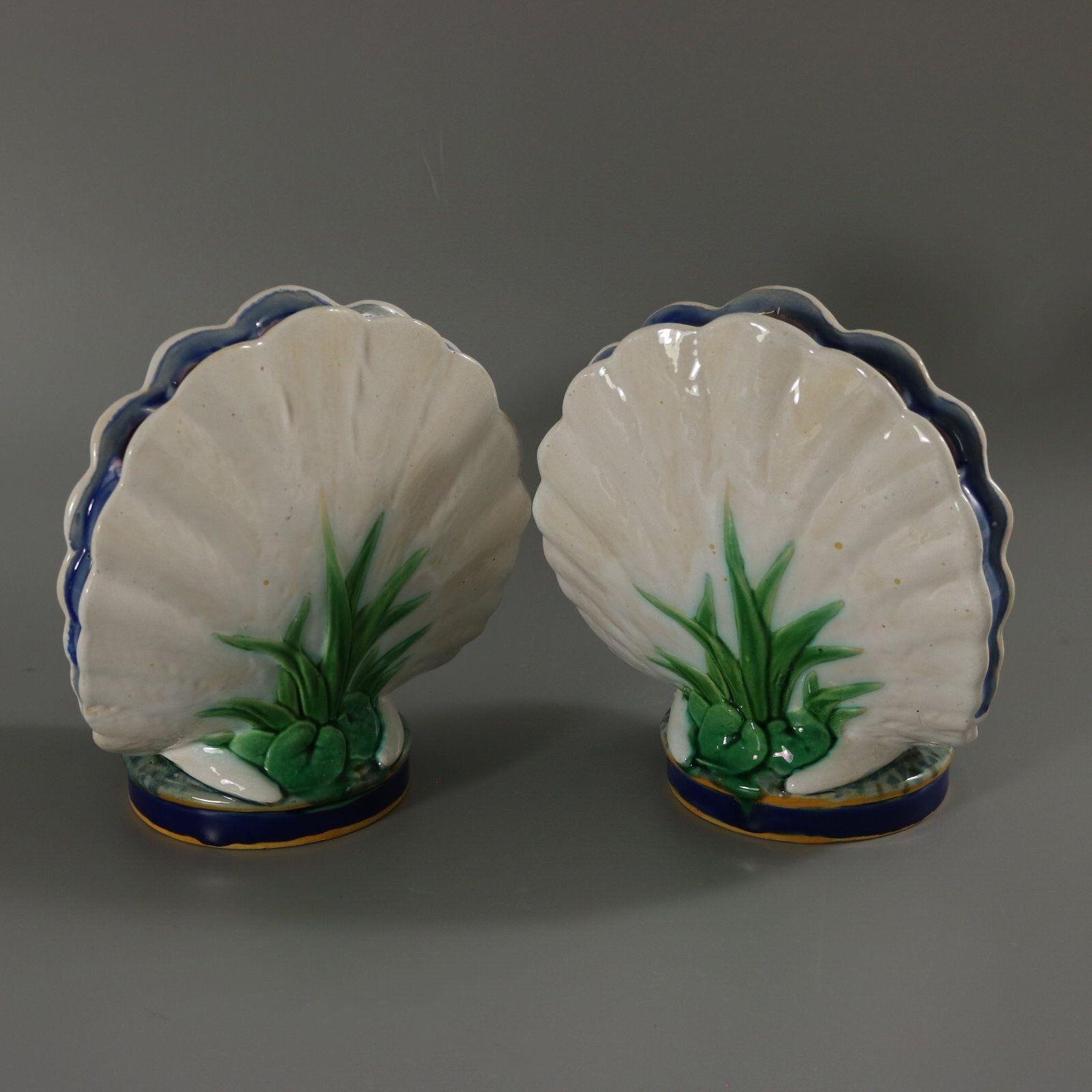 Vittoriano Coppia di portafiori in maiolica di Minton in vendita