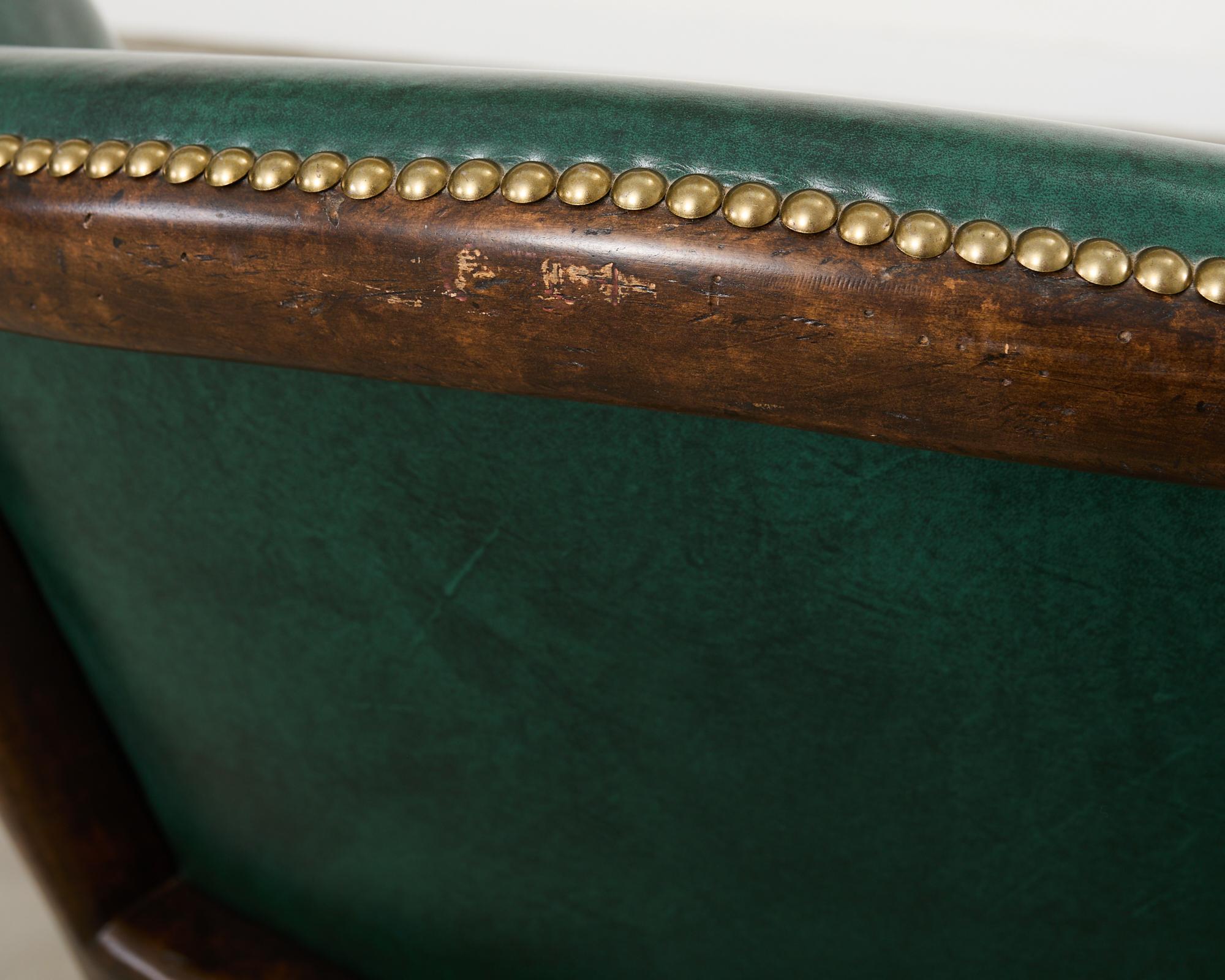 Paire de fauteuils de barbier en cuir de style Régence anglaise Minton-Spidell en vente 2