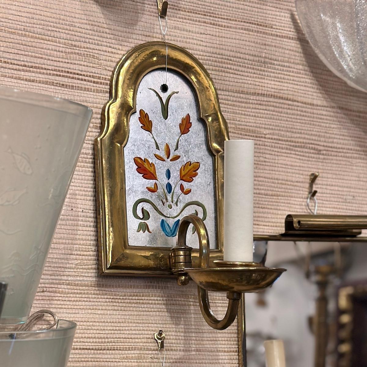 Paar spiegelnde Wandleuchter im Zustand „Gut“ im Angebot in New York, NY