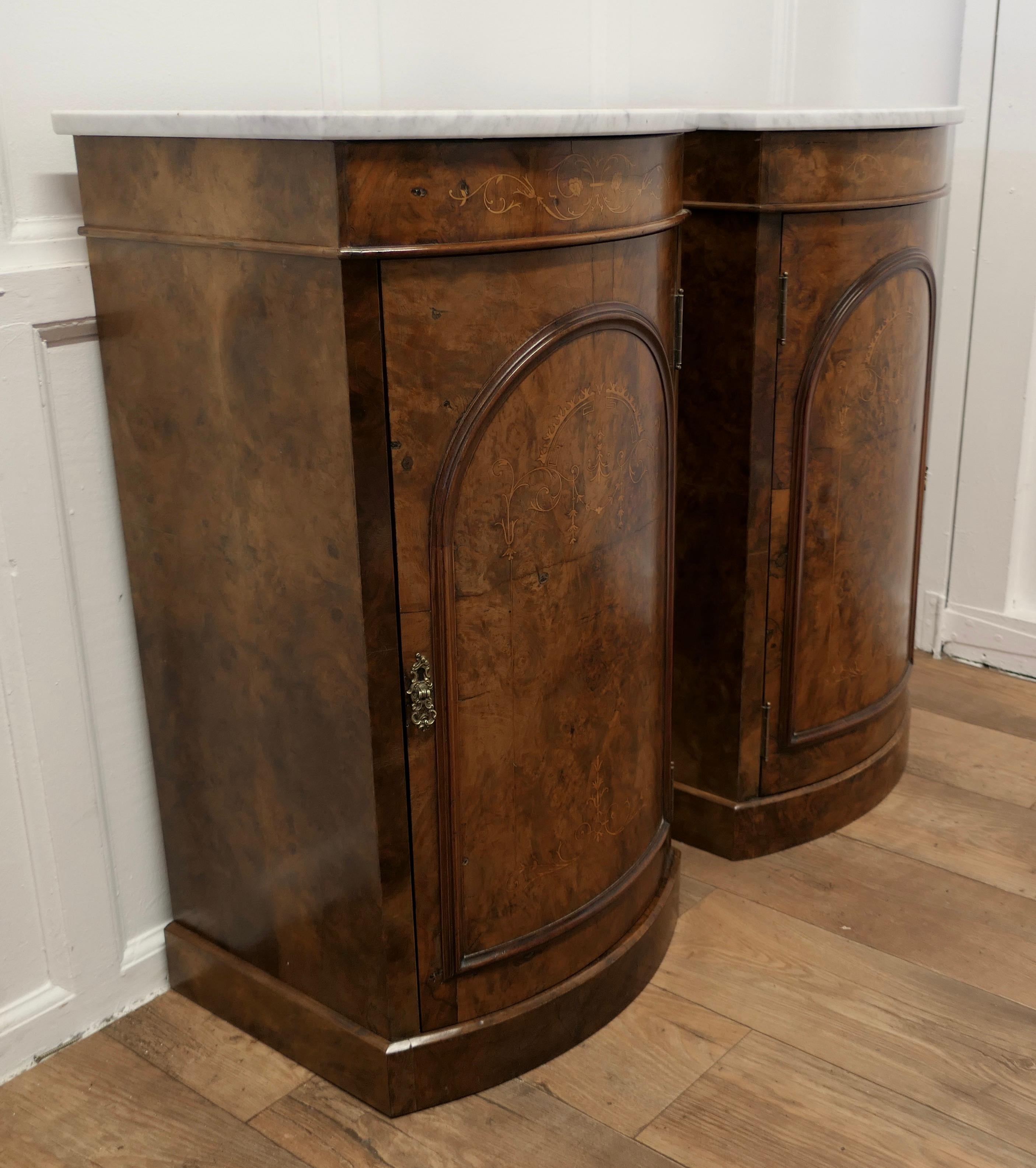 Pair of Mirror Veneer Burr Walnut and Marble Side Cabinets or Bedside Cupboards In Good Condition For Sale In Chillerton, Isle of Wight