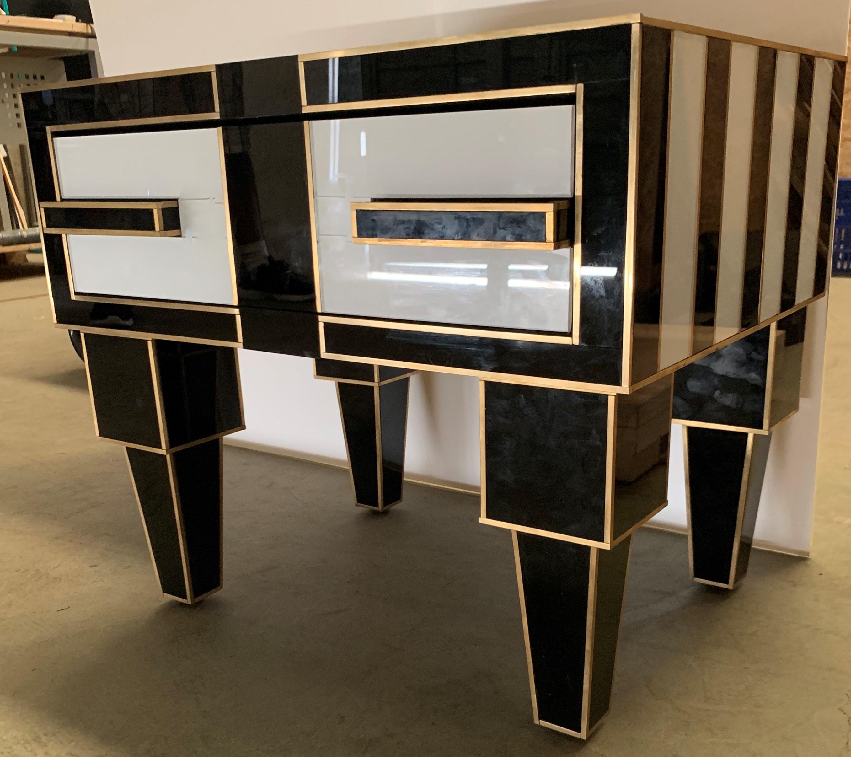 Pair of Mirrored and Brass Nightstands with One-Drawer in Black and White 7
