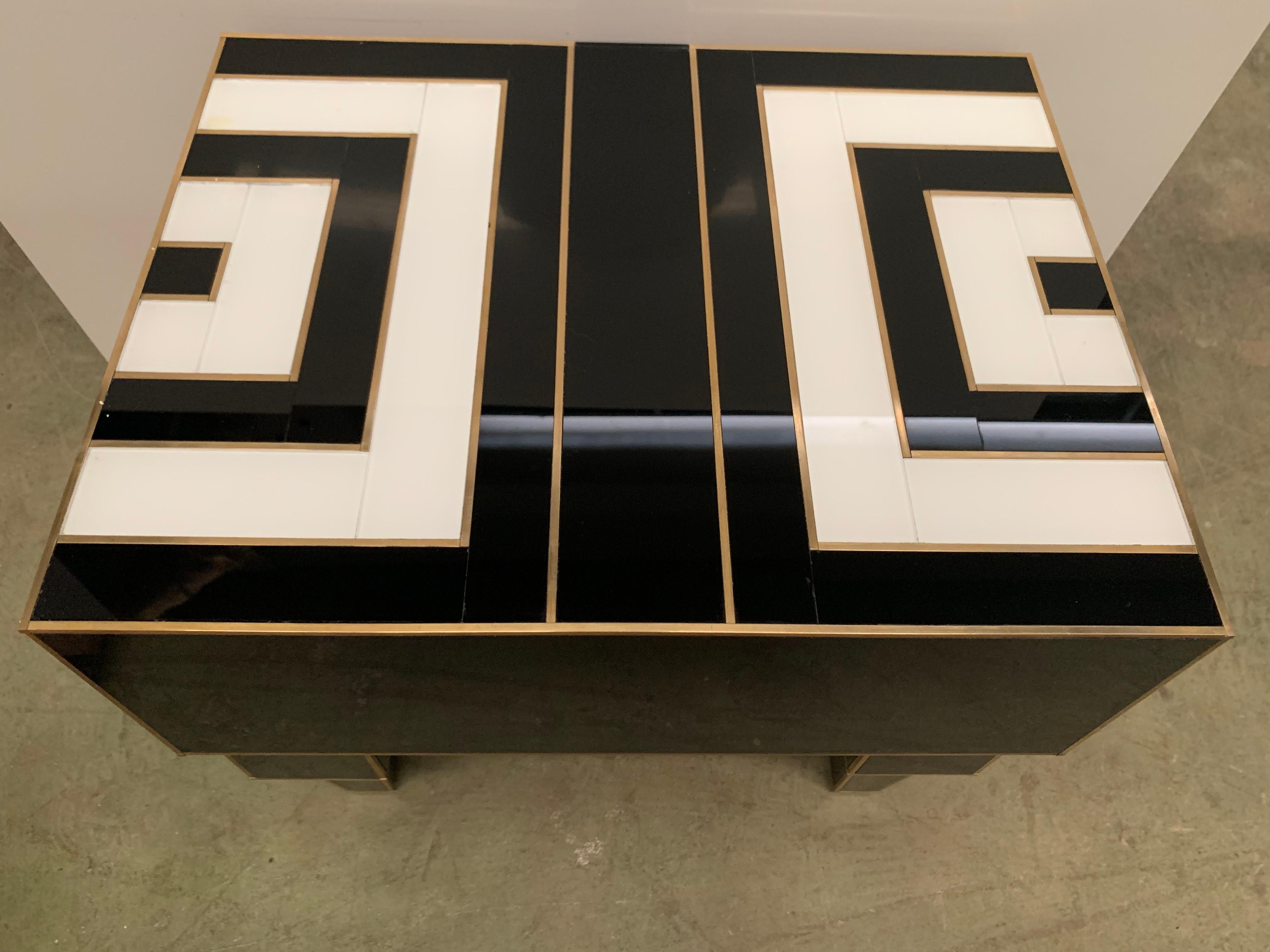 Pair of Mirrored and Brass Nightstands with One-Drawer in Black and White 11