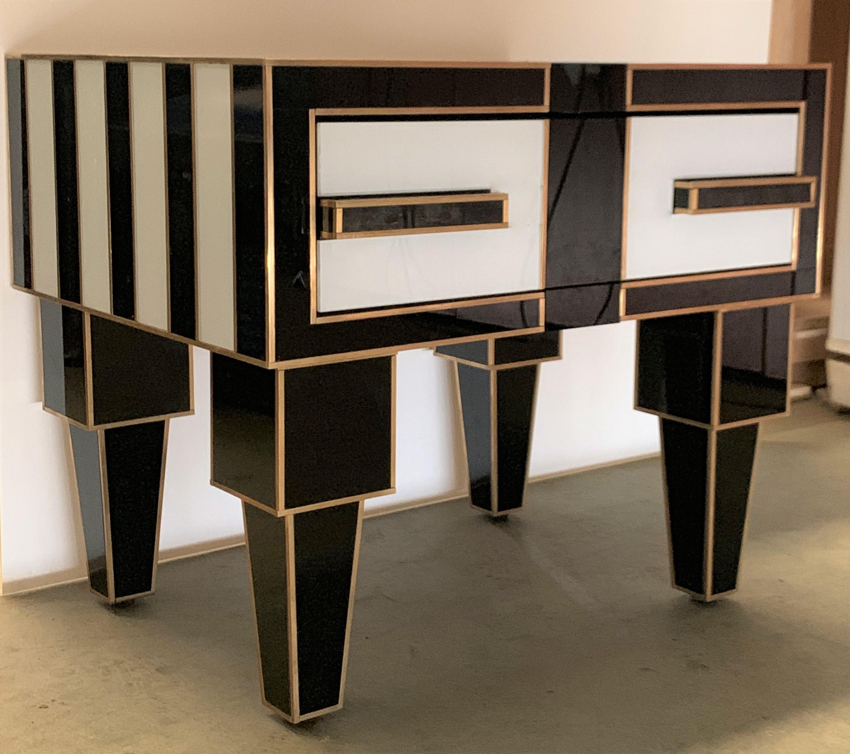 Pair of Mirrored and Brass Nightstands with One-Drawer in Black and White 2