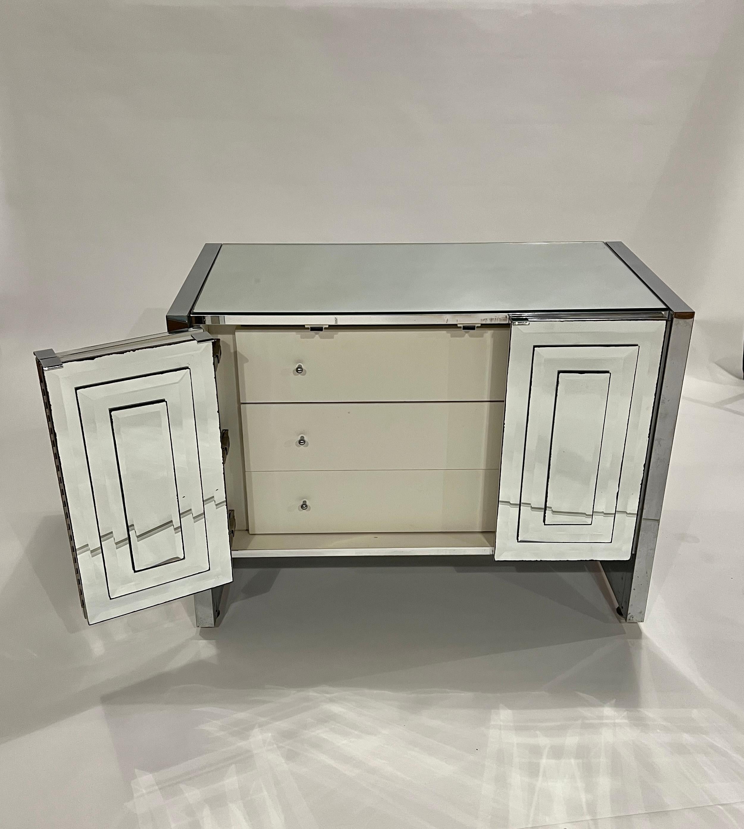 Mid-20th Century Pair of Mirrored Chests of Drawers or Nightstands by Ello