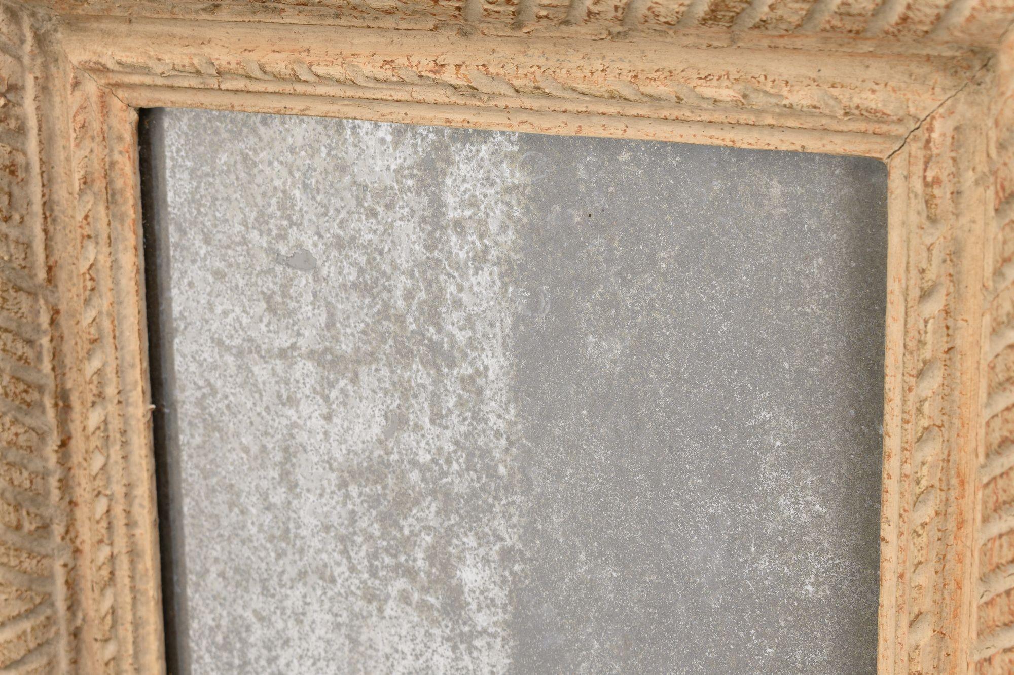 Coppia di piccole in vernice originale con piastre a specchio antiche. Circa 1940.

H. 38cm x L. 32cm x P. 4cm