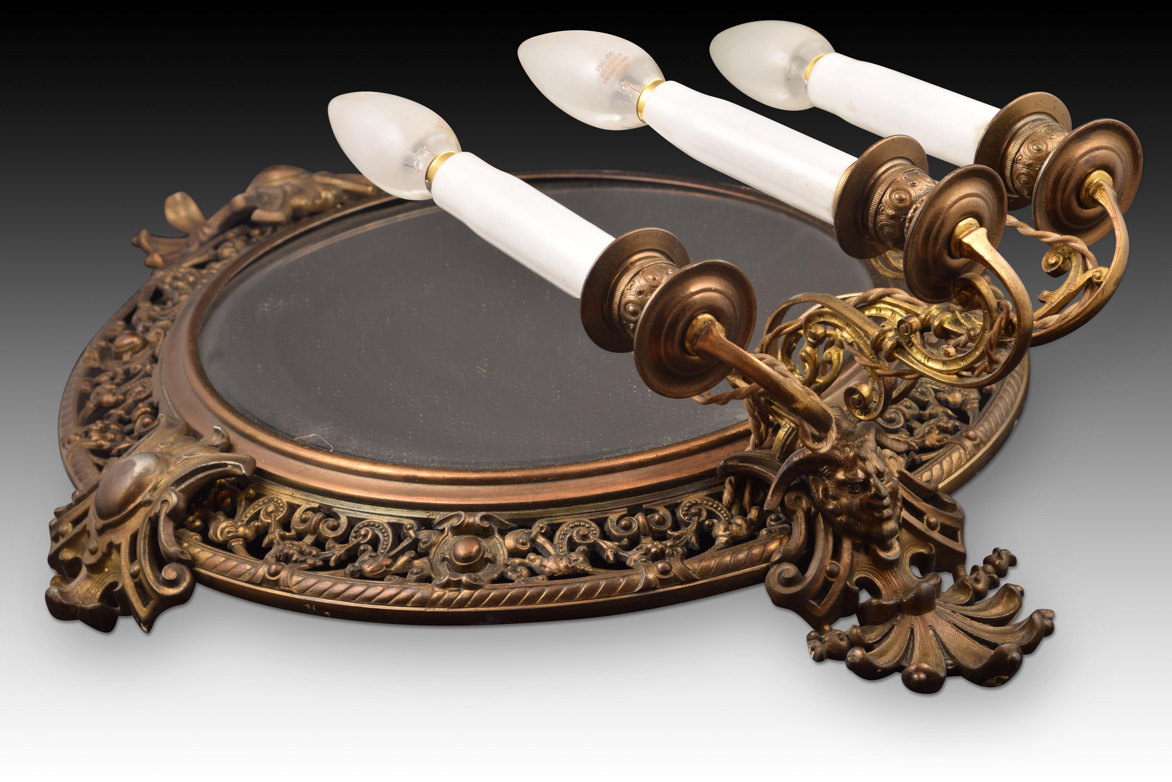 Européen Paire de miroirs avec appliques. Métal, verre. 20ème  siècle. en vente