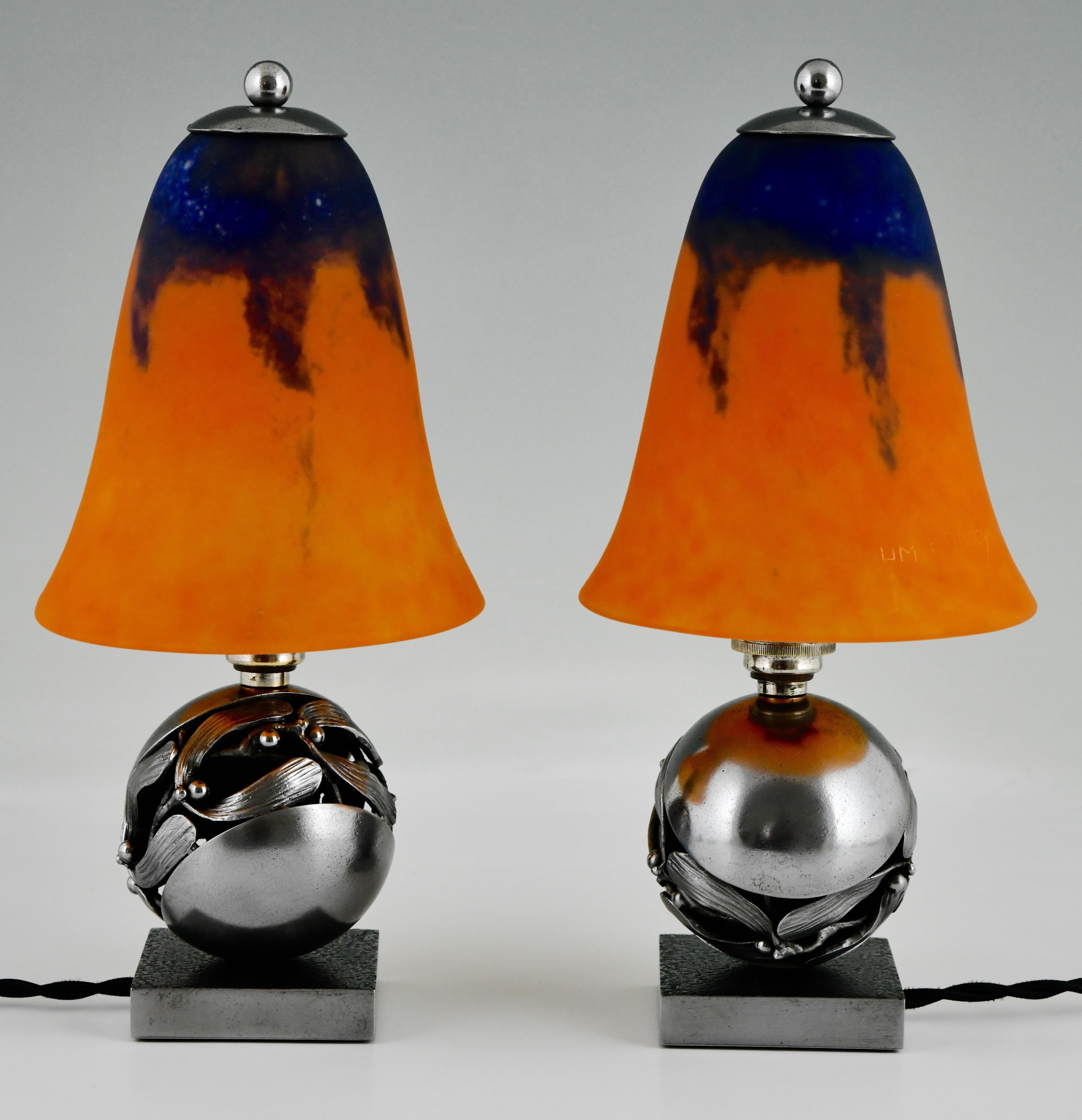 French Pair of Mistletoe Boule de Gui Art Deco table lamps Edgar Brandt and Daum 1925 For Sale