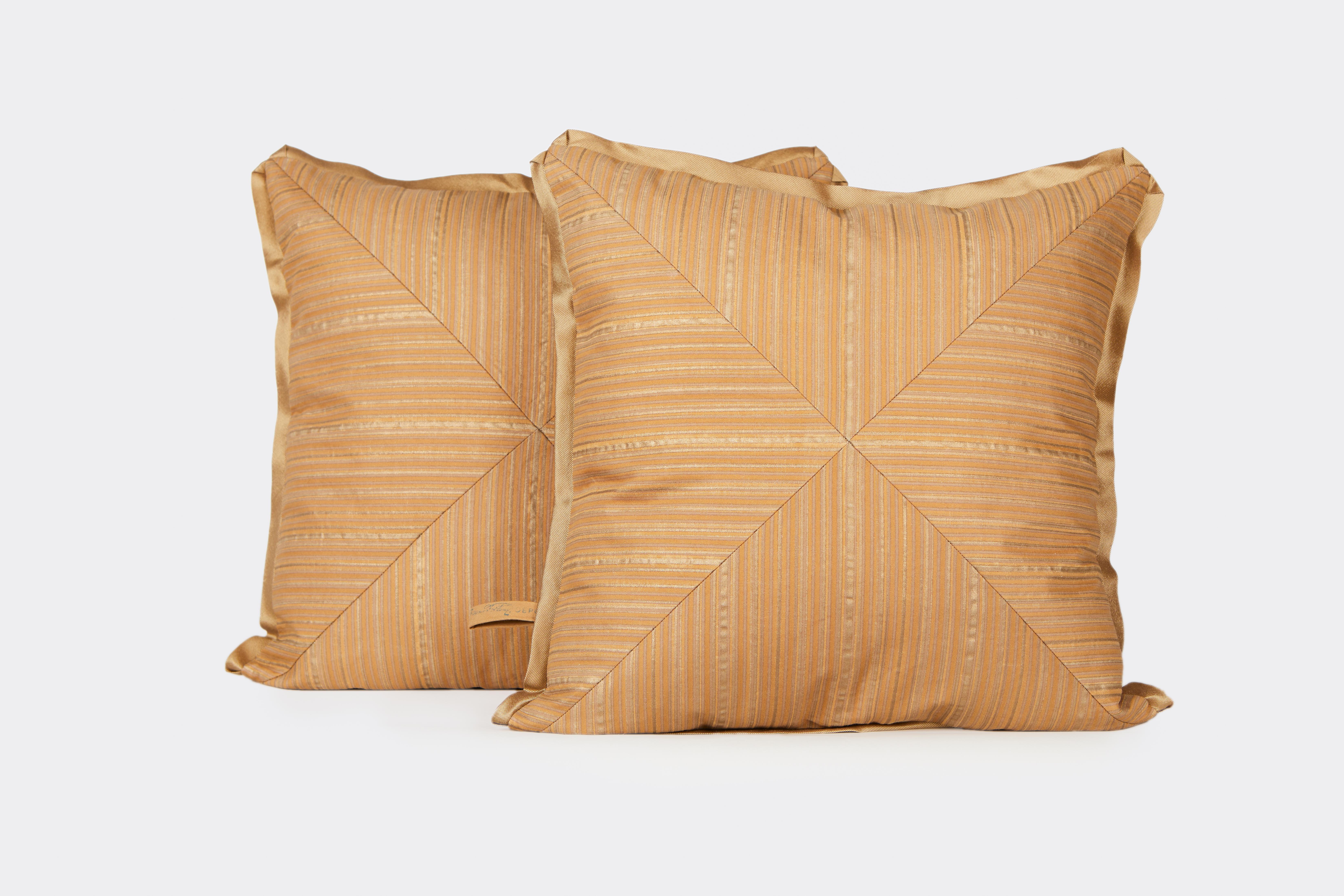 Pair of Mitered Fortuny Fabric Cushions in the Malmaison Pattern by David Duncan In Excellent Condition For Sale In New York, NY