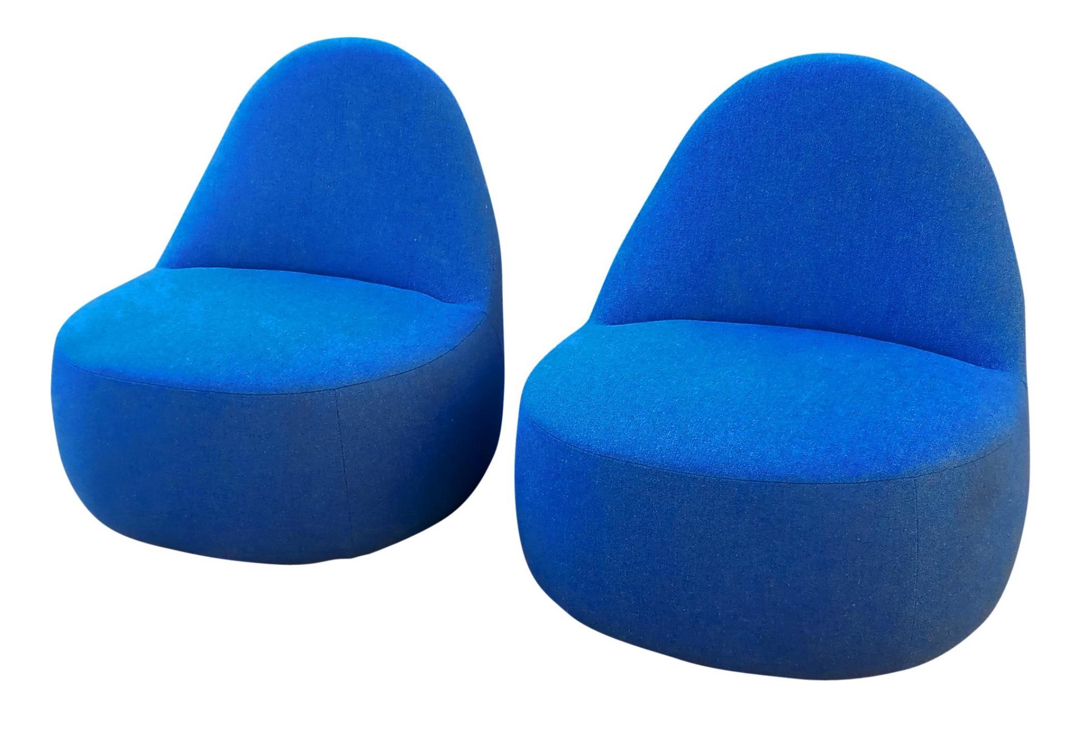 Américain Paire de chaises longues Mitt par Harry & Claudia Washington pour Berhardt, bleu profond en vente