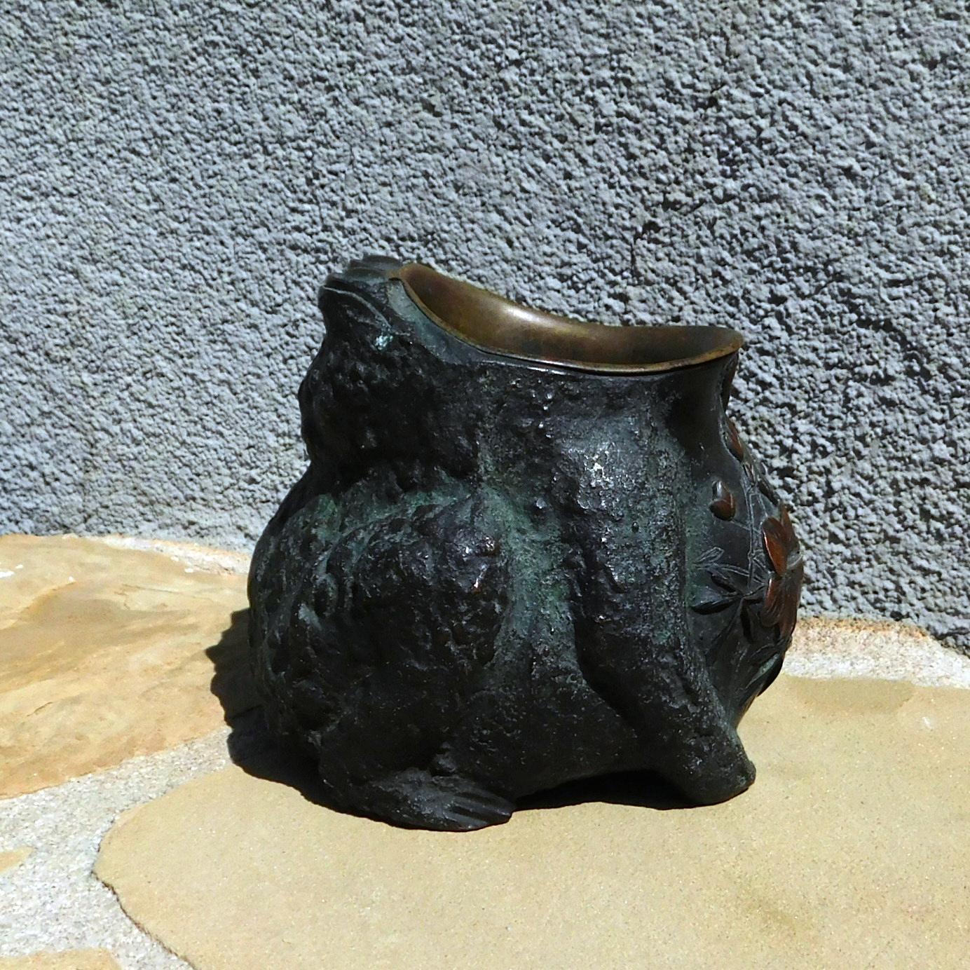 Pair of Mixed Metal Bronze Japanese Meiji Period Toad Brush Pots For Sale 4