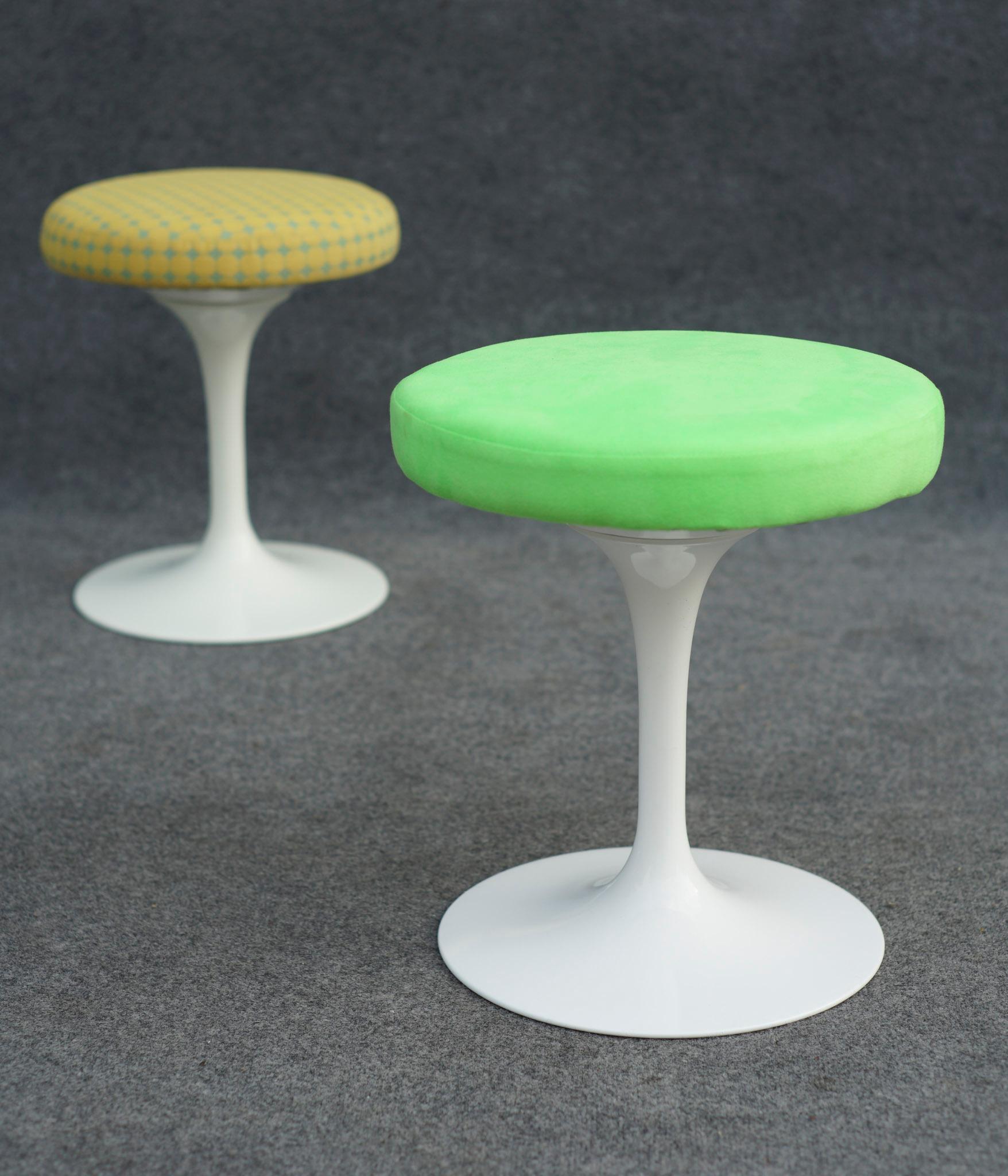Américain Paire de tabourets pivotants Tulipe en tissu Eero Saarinen par Knoll Studio en vente