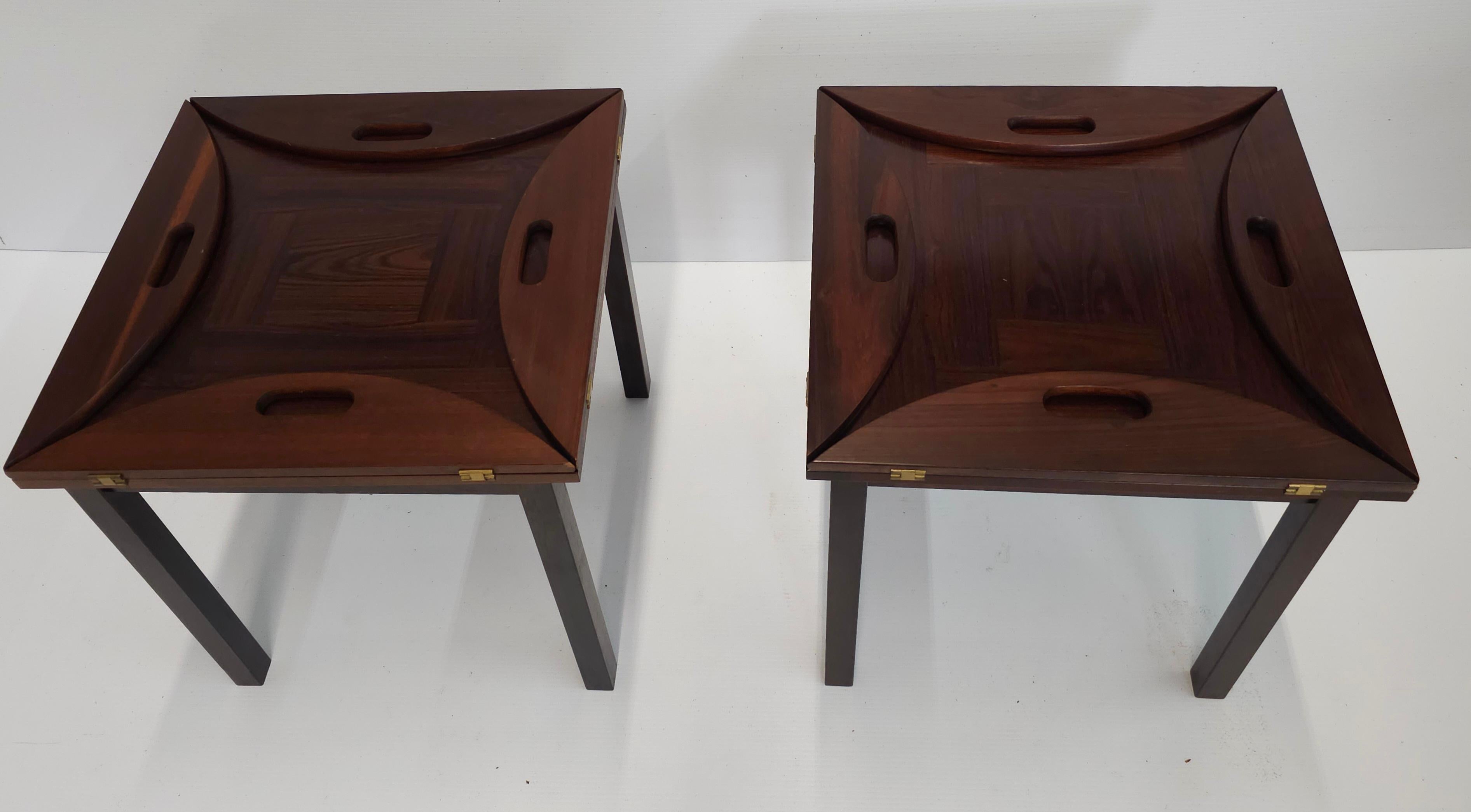 Scandinave moderne Paire de tables d'appoint danoises modernes Mobelfabrikken APS en bois de rose avec plateau en vente