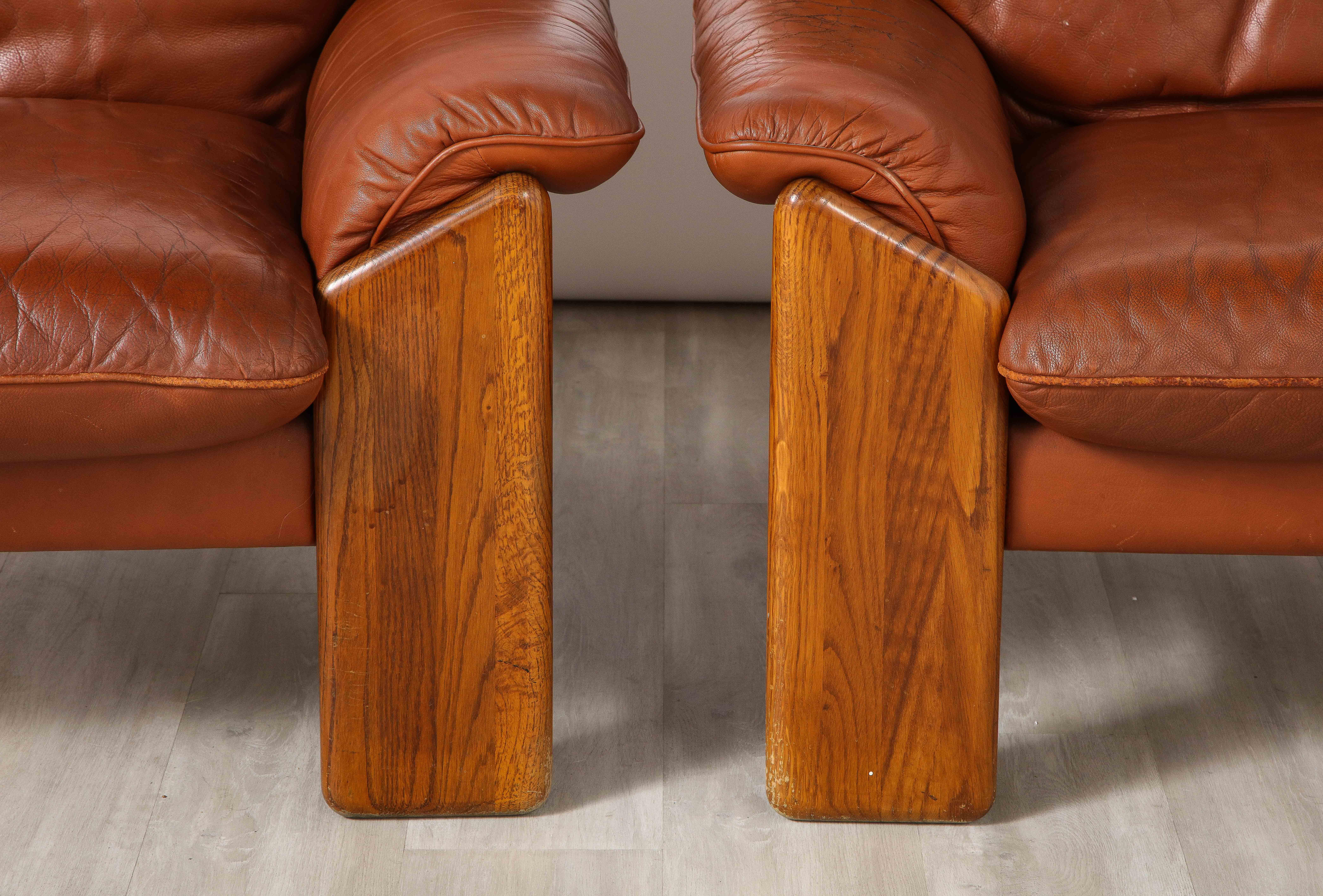 Modern Pair of Mobil Girgi Walnut and Leather Lounge Chairs, Italian 1970's